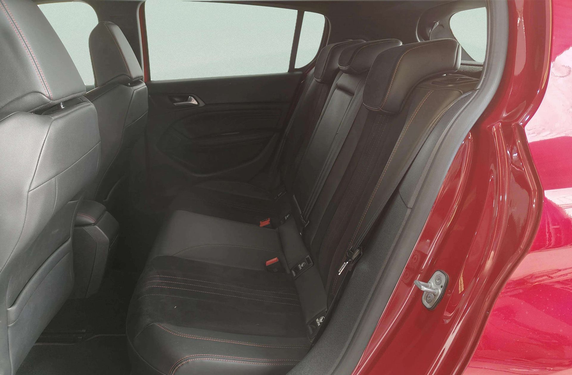 Peugeot 308 GTi by Peugeot Sport - foto 18