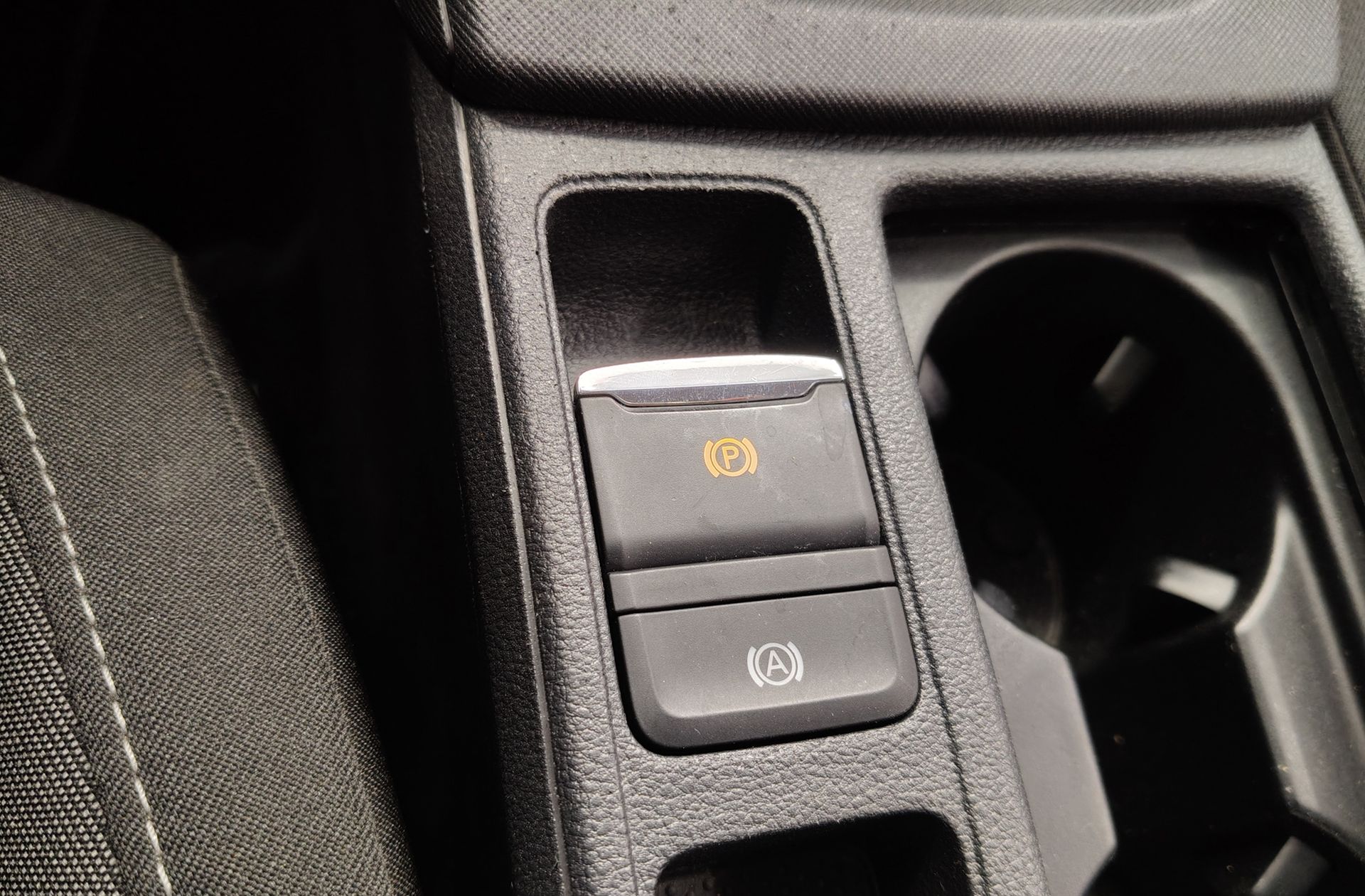 Škoda Octavia 2.0 TDI Ambition - foto 25