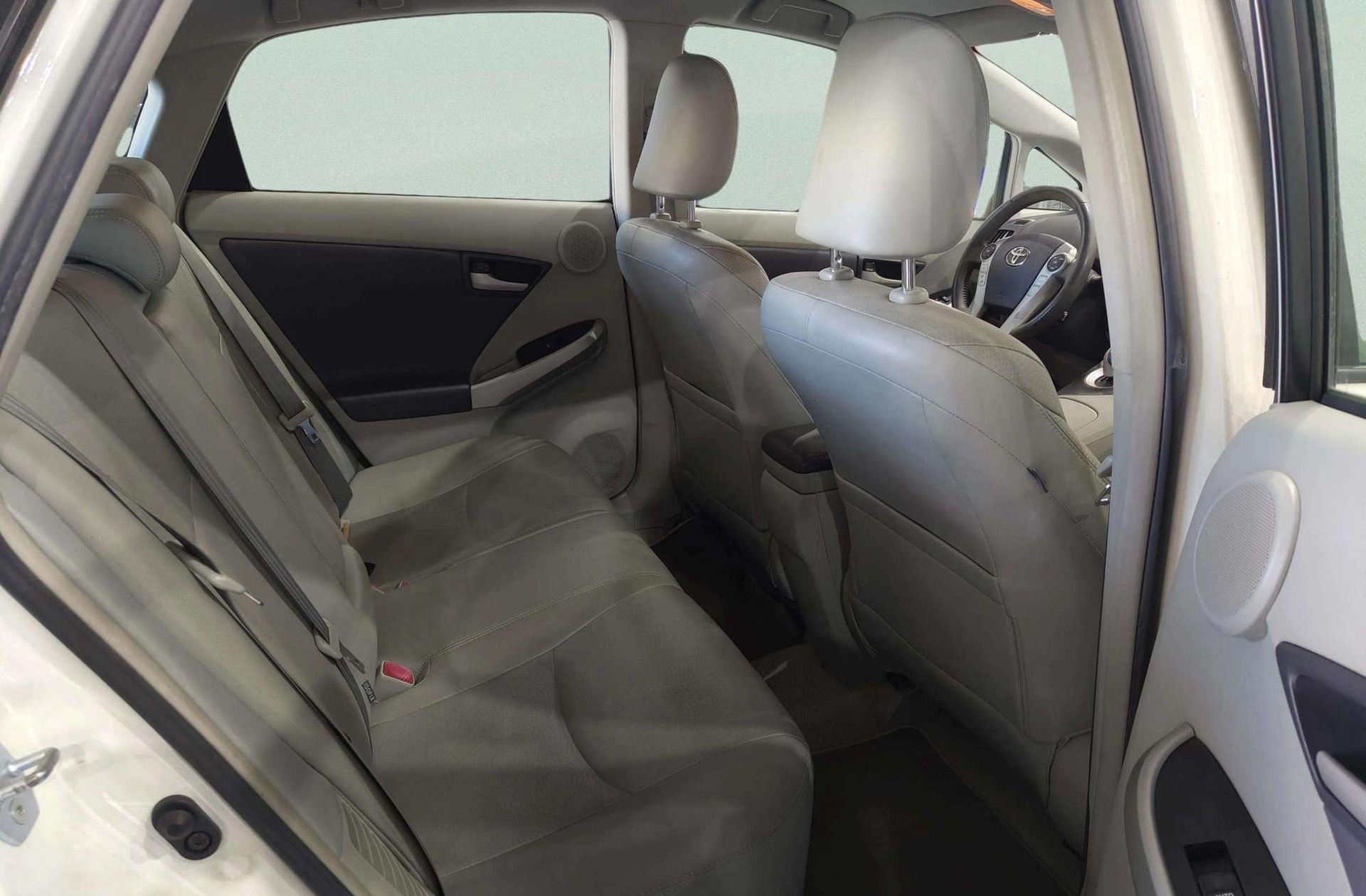 Toyota Prius 1.8 HSD Executive - foto 18