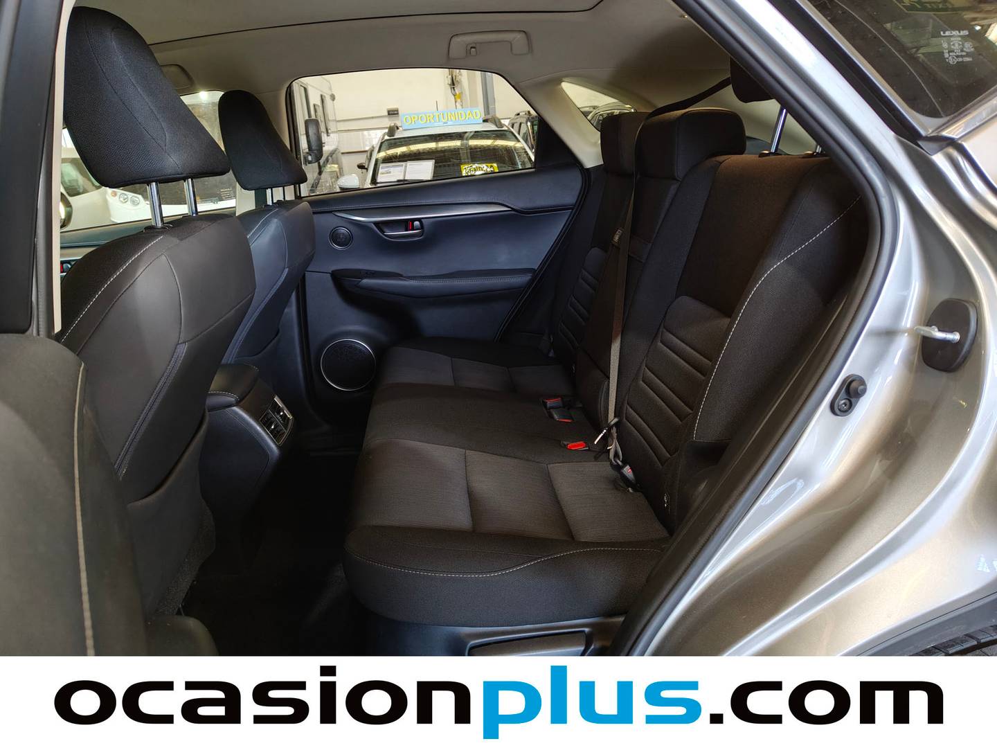 Foto asientos traseros Lexus NX Lexus NX 300h Sport Edition 2WD (197 CV)