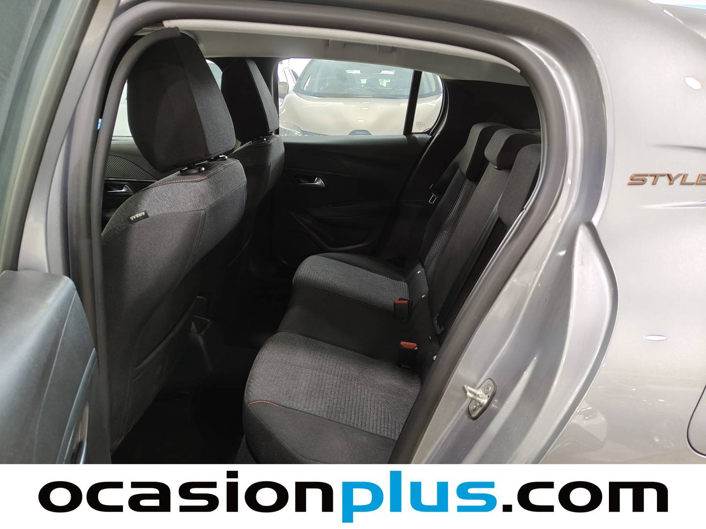 Foto asientos traseros Peugeot 208 Peugeot 208 Style Hybrid 110 eDCS6 (110 CV)