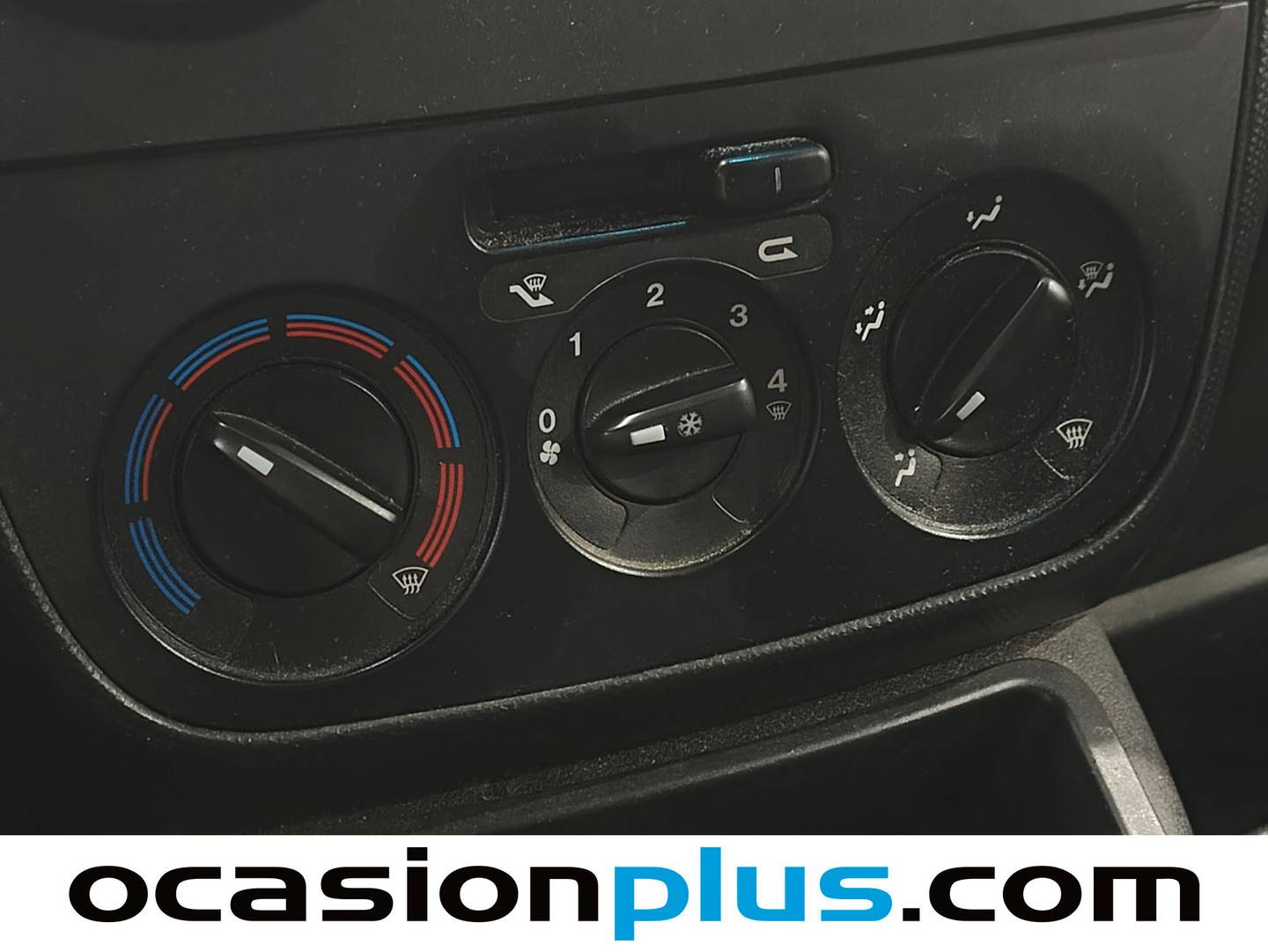 Equipamiento del Fiat Fiorino Fiat Fiorino Cargo Furgon 1.3 Multijet Base (75 CV)