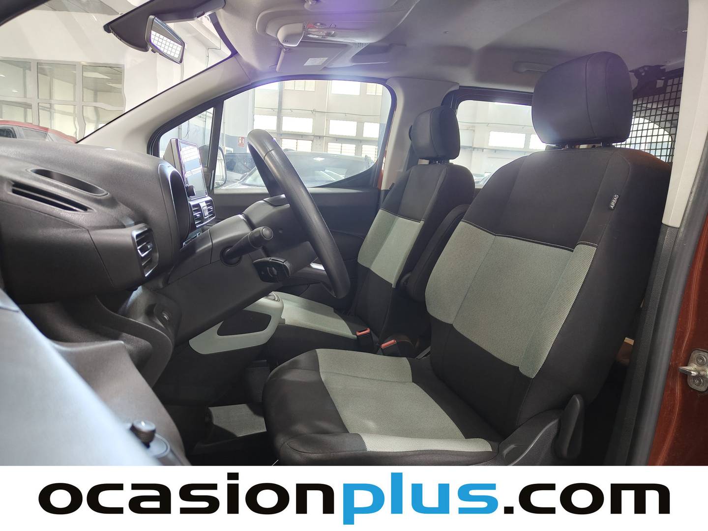 Foto asientos delanteros Citroën Berlingo Citroën Berlingo BlueHDi 100 S&S Talla M Feel Business (102 CV)