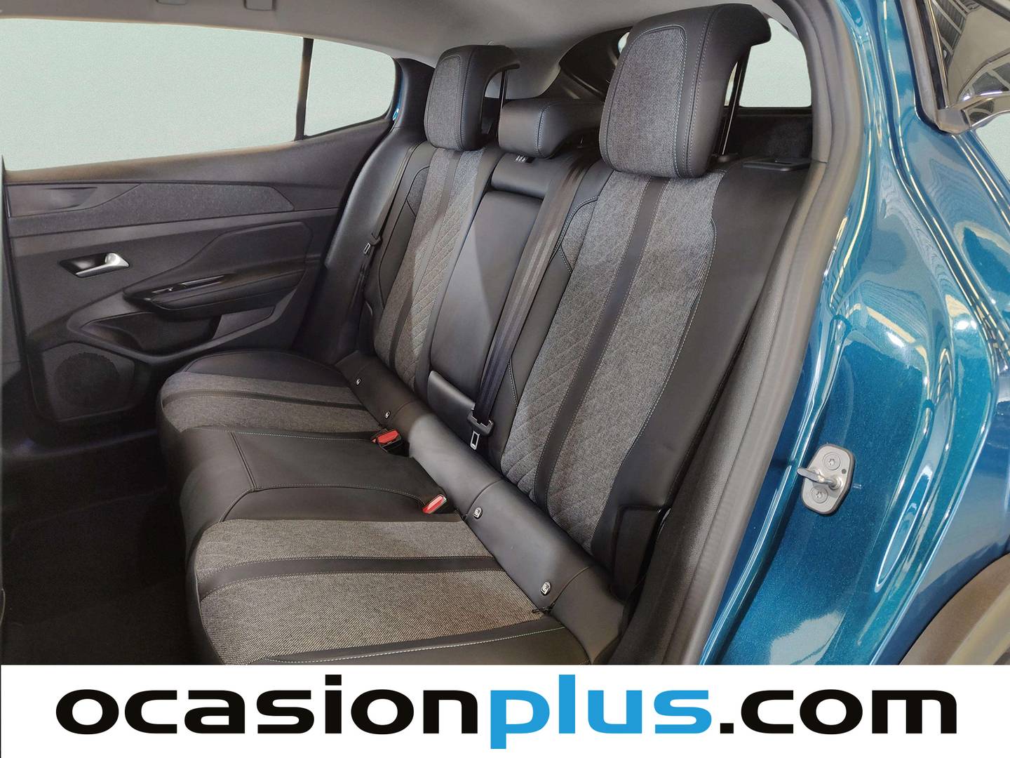 Foto Peugeot 408 Peugeot 408 PHEV 180 Allure Pack e-EAT8 (181 CV)