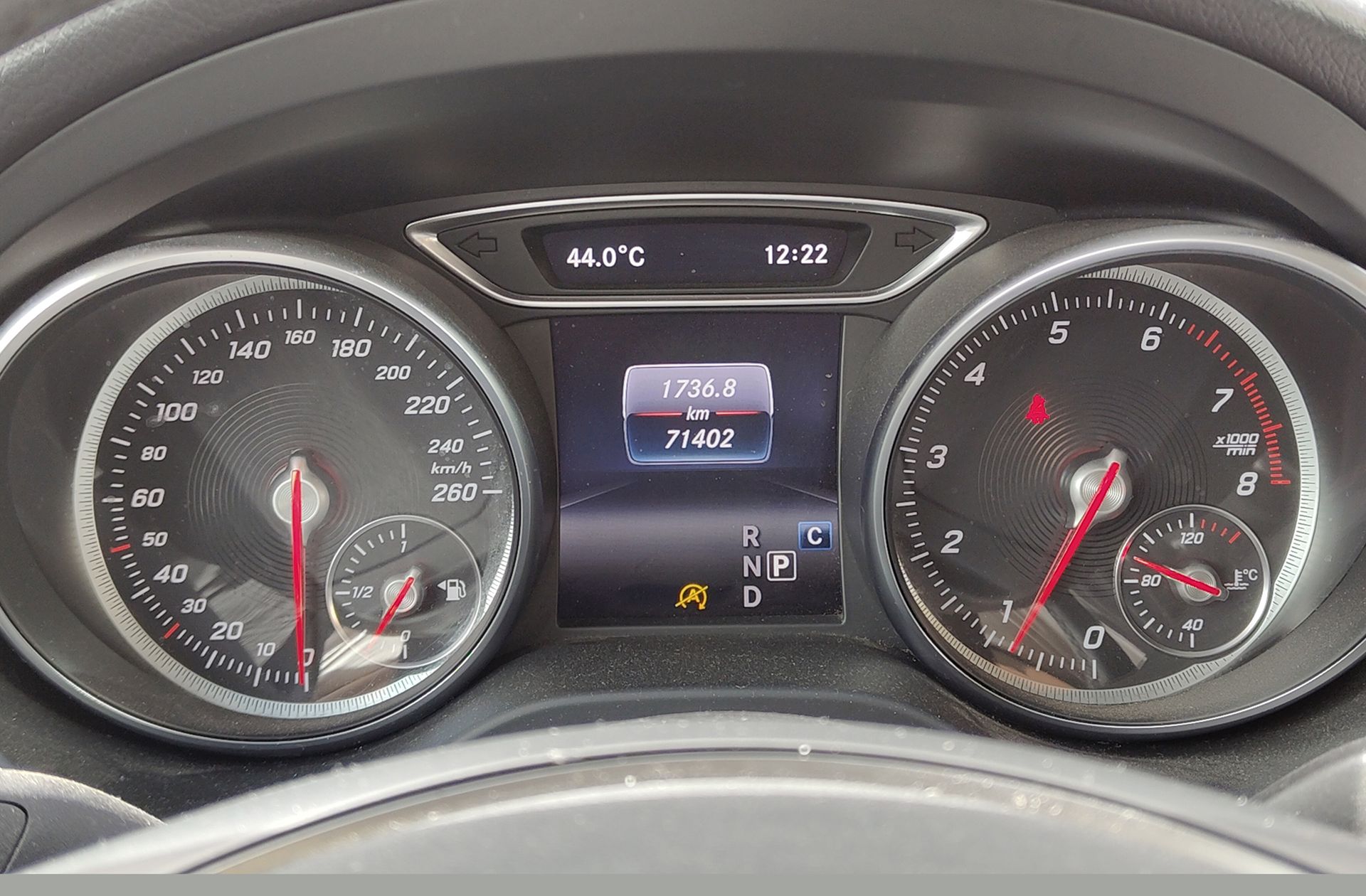 Mercedes-Benz GLA 180 - foto 30