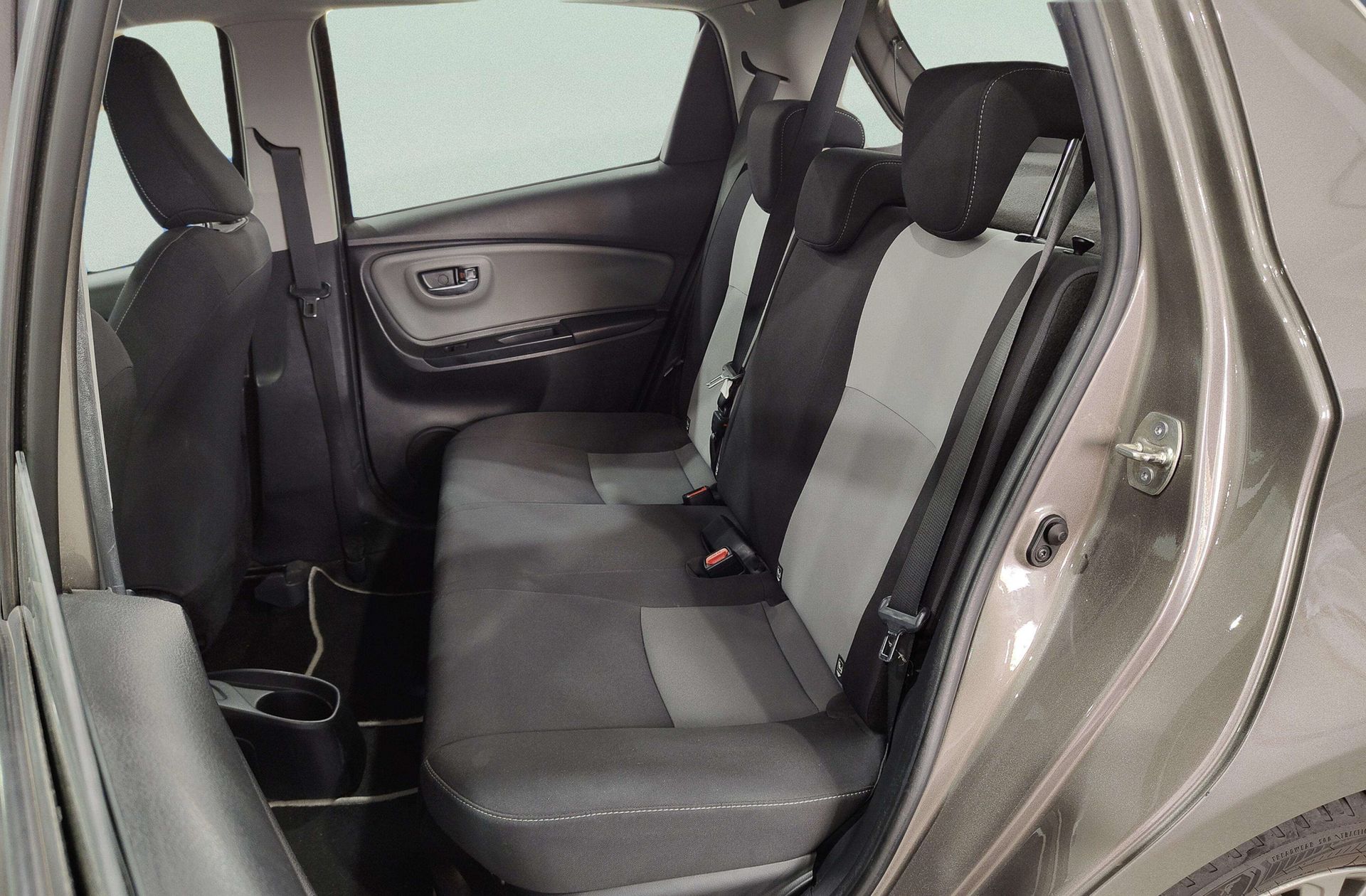 Toyota Yaris 1.5 Hybrid Active - foto 9