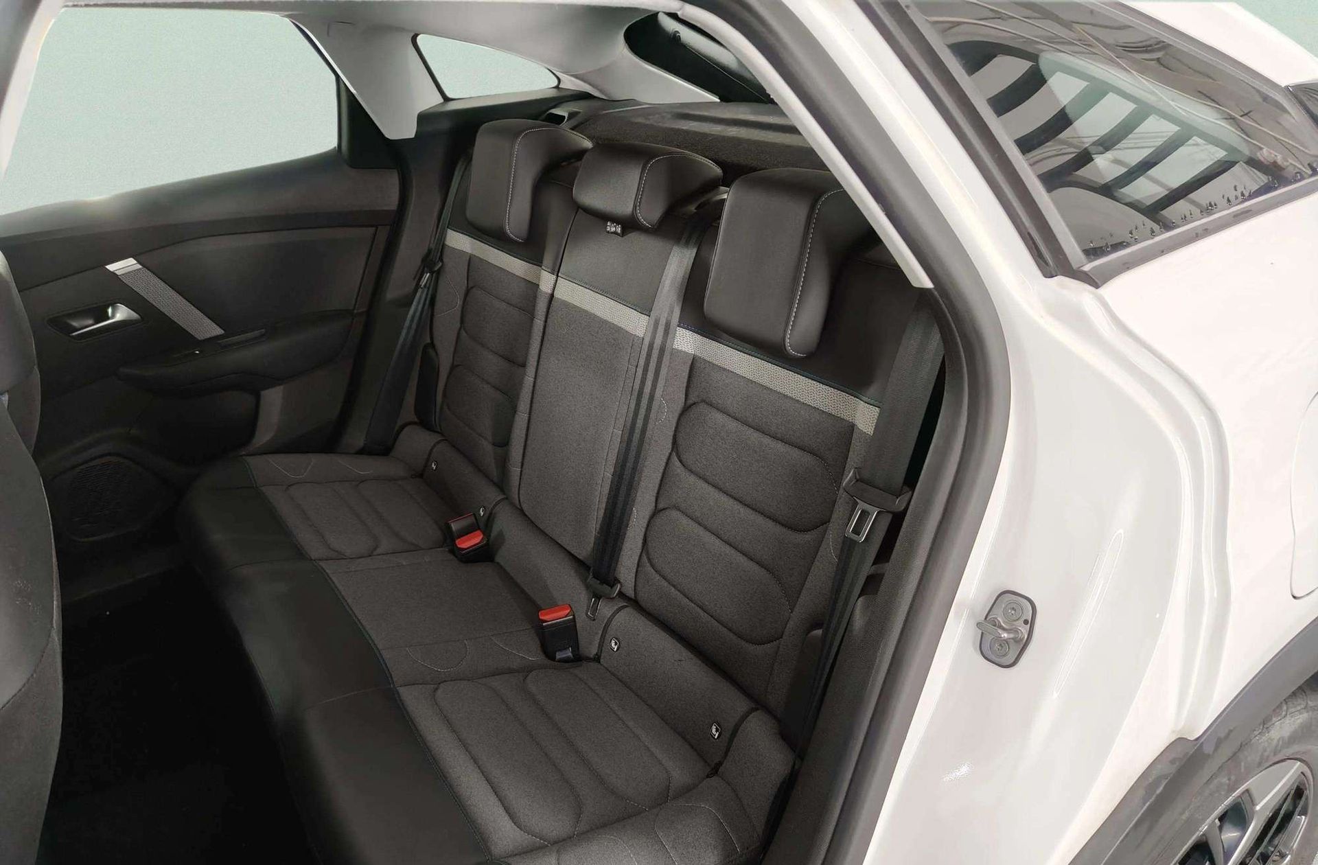 Citroën C4 BlueHDi 130 Plus EAT8 - foto 13