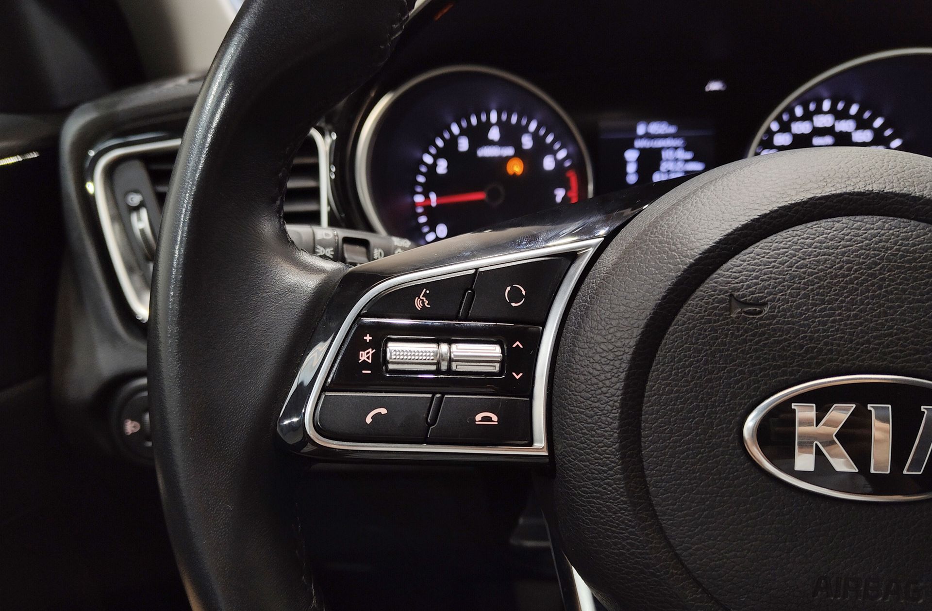 Kia Ceed 1.0 T-GDi Tech - foto 25