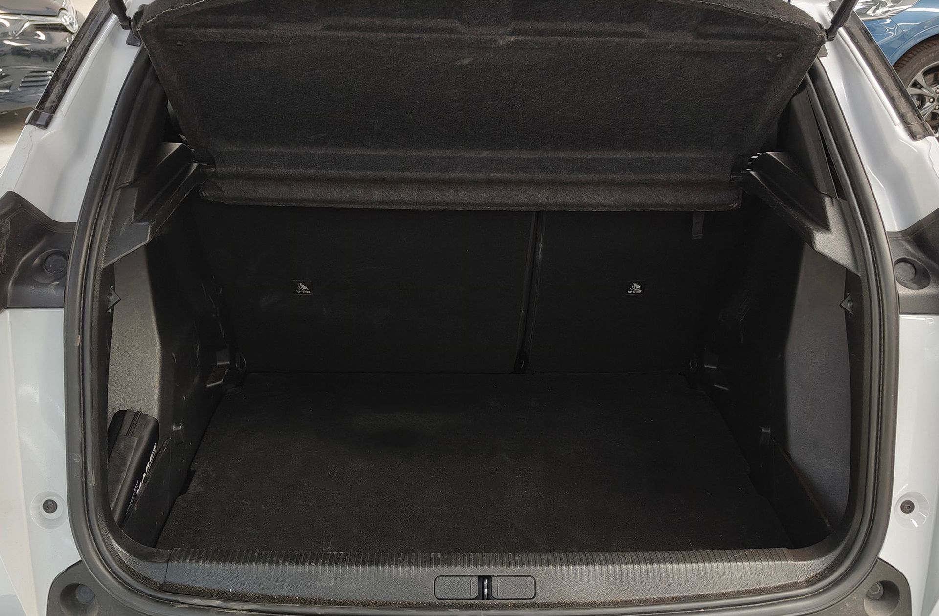 Peugeot 2008 PureTech 100 Allure - foto 17