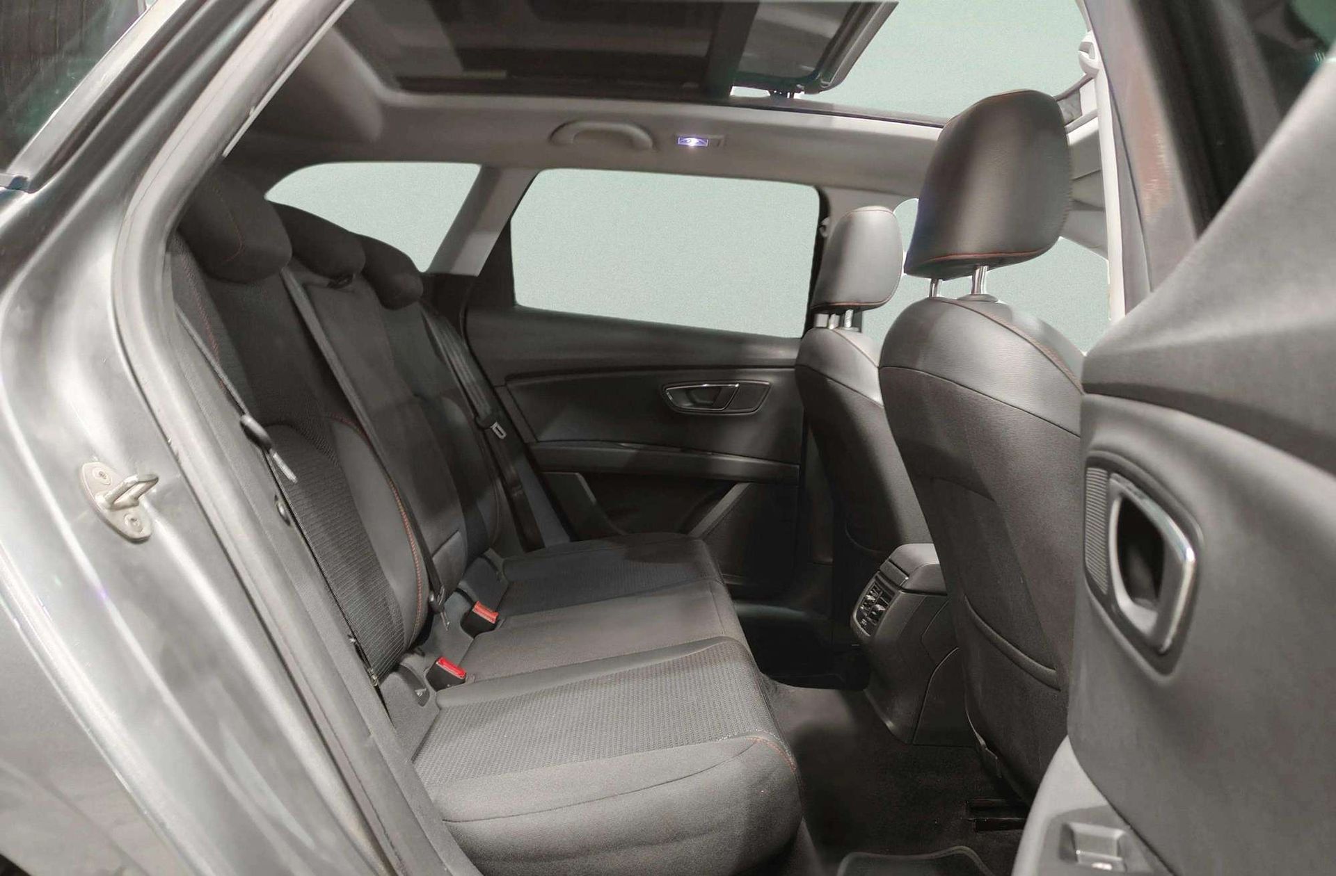 SEAT León ST 2.0 TDI FR - foto 22
