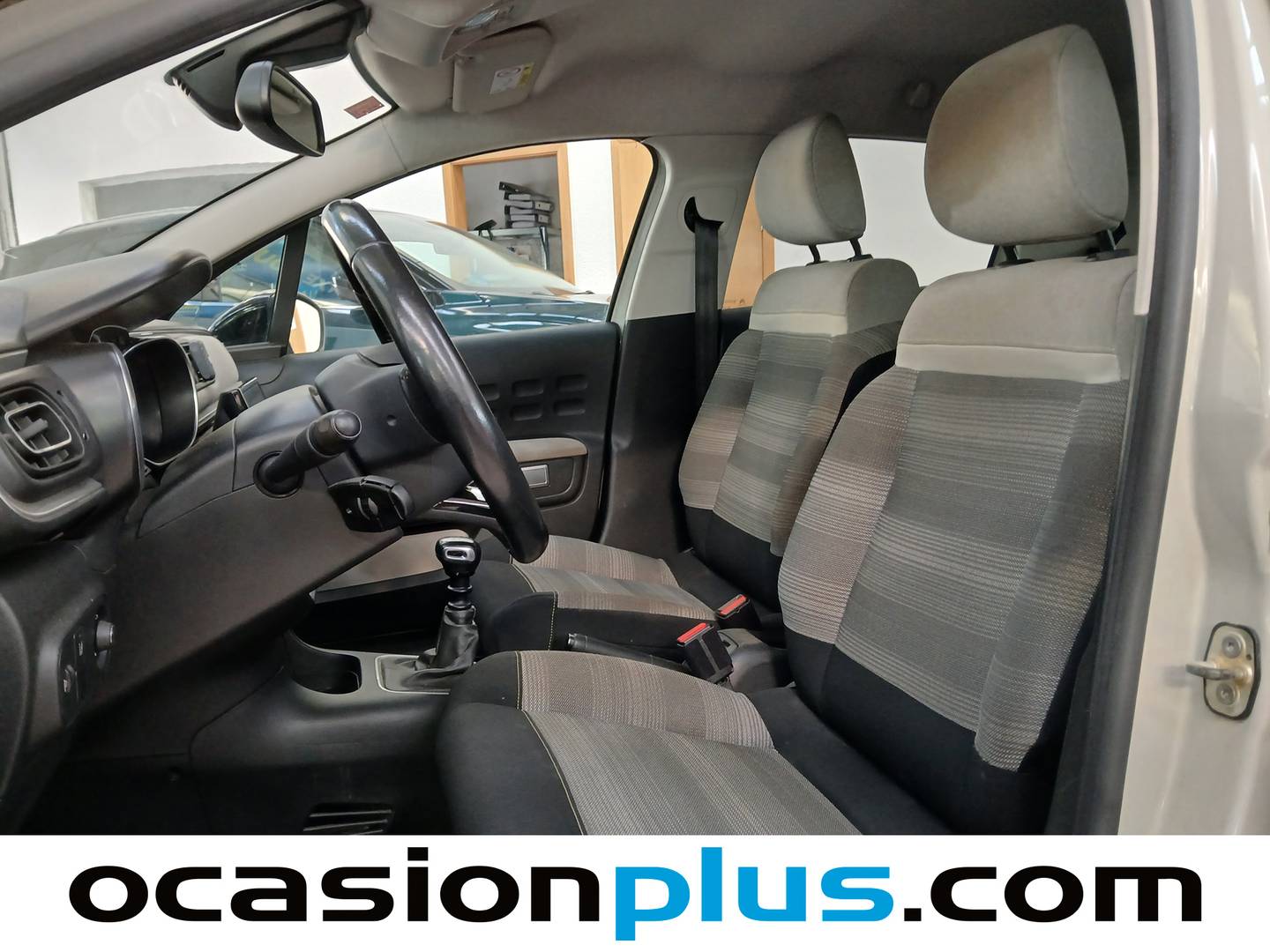 Foto asientos delanteros Citroën C3 Citroën C3 PureTech 110 S&S Shine (110 CV)