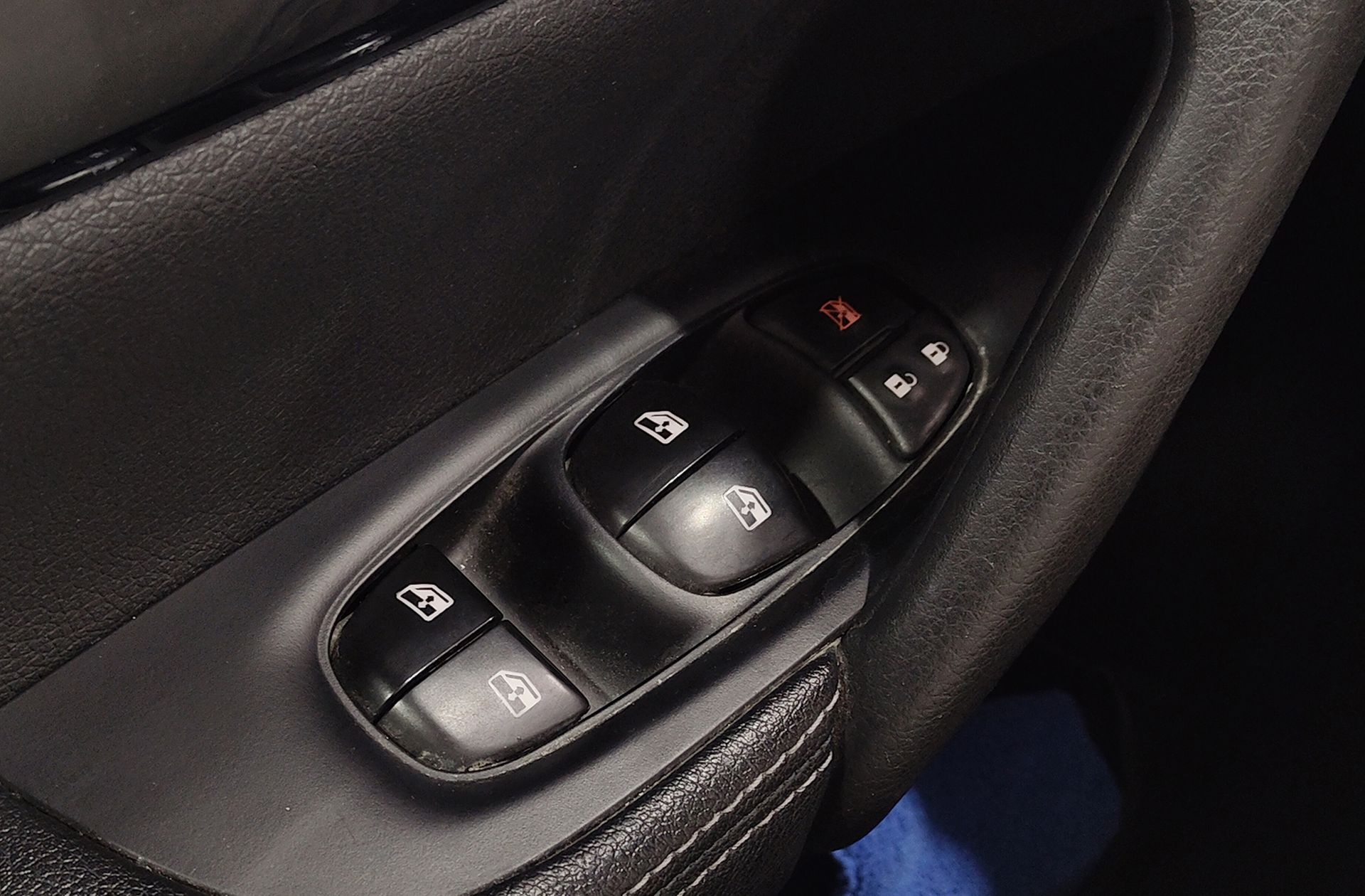 Nissan Qashqai dCi 115 Acenta - foto 30