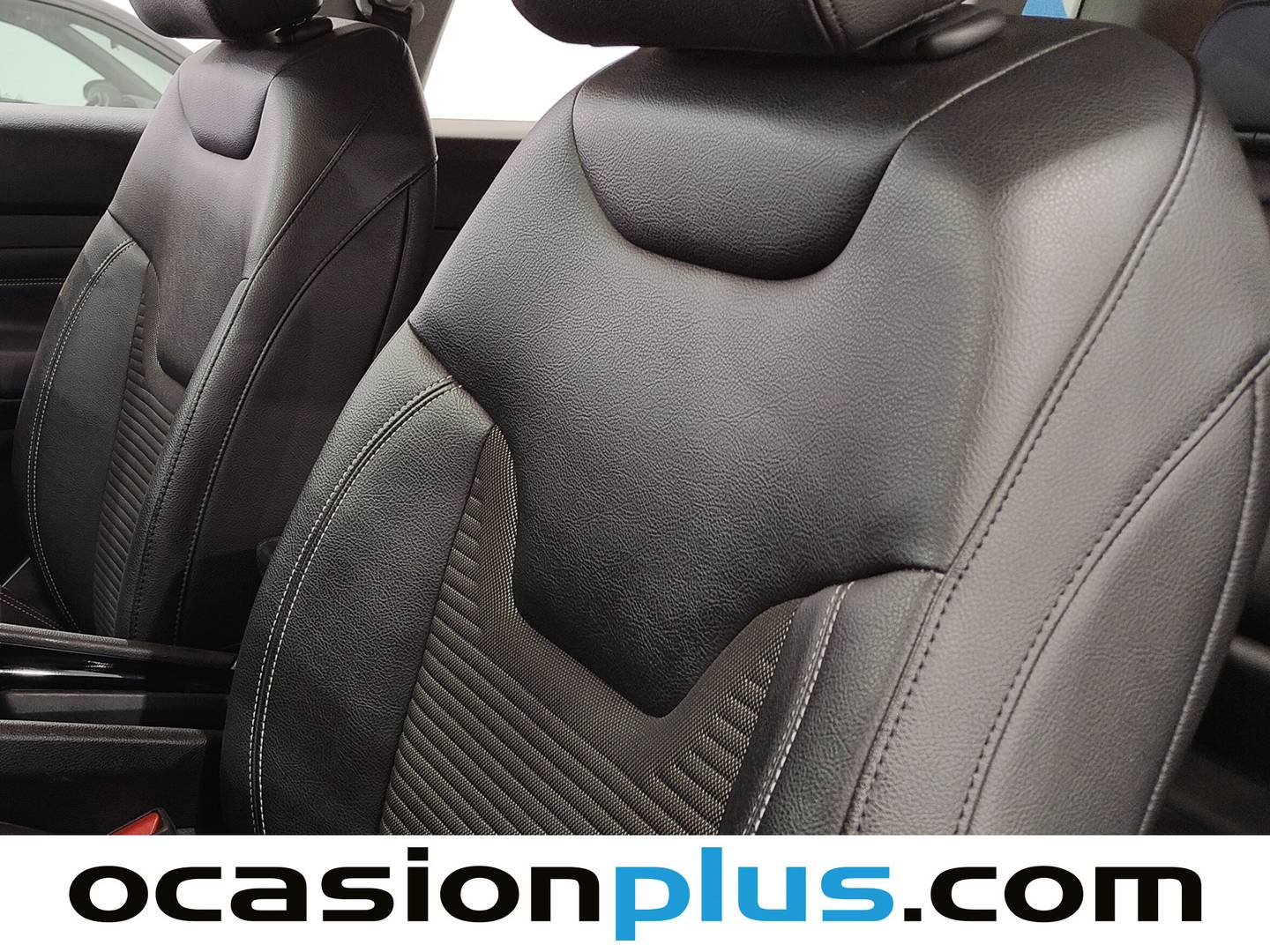 Foto Jeep Compass Jeep Compass 1.3 Gse Night Eagle FWD MT (130 CV)