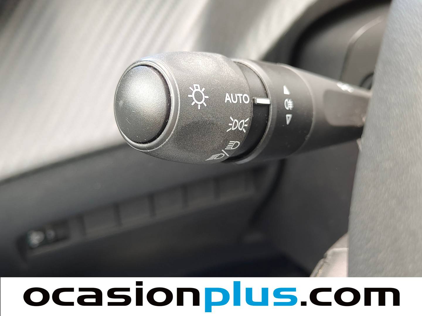 Peugeot 208 Peugeot 208 Style Hybrid 110 eDCS6 (110 CV) seminuevo