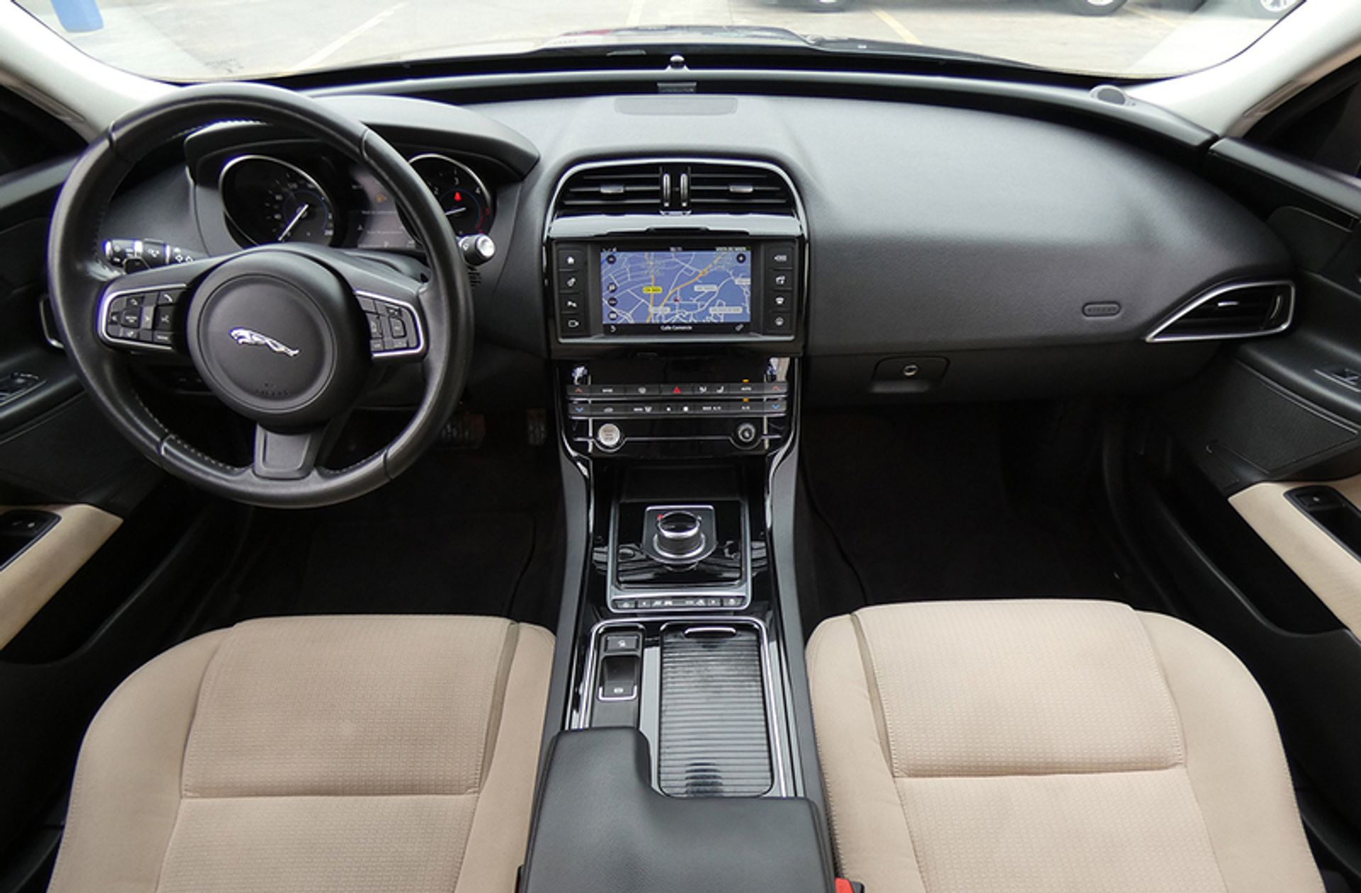 Jaguar XE 2.0 Diesel Pure RWD - foto 6