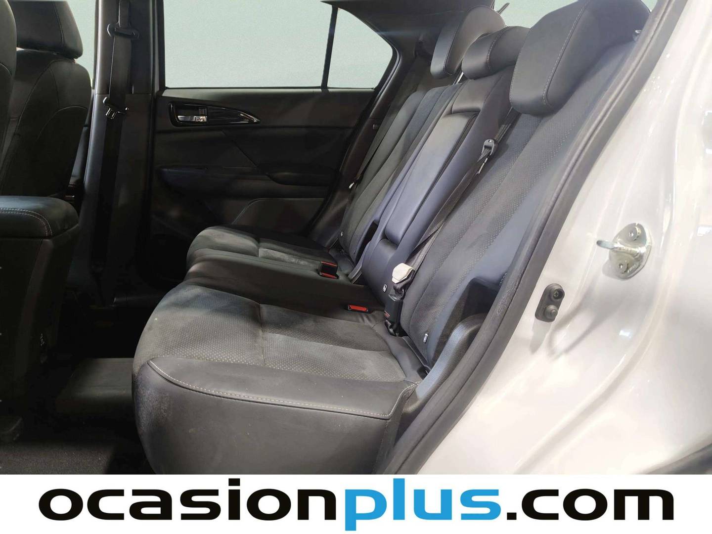 Foto asientos traseros Mitsubishi Eclipse Cross Mitsubishi Eclipse Cross 2.4 PHEV Kaiteki 4WD Auto (188 CV)