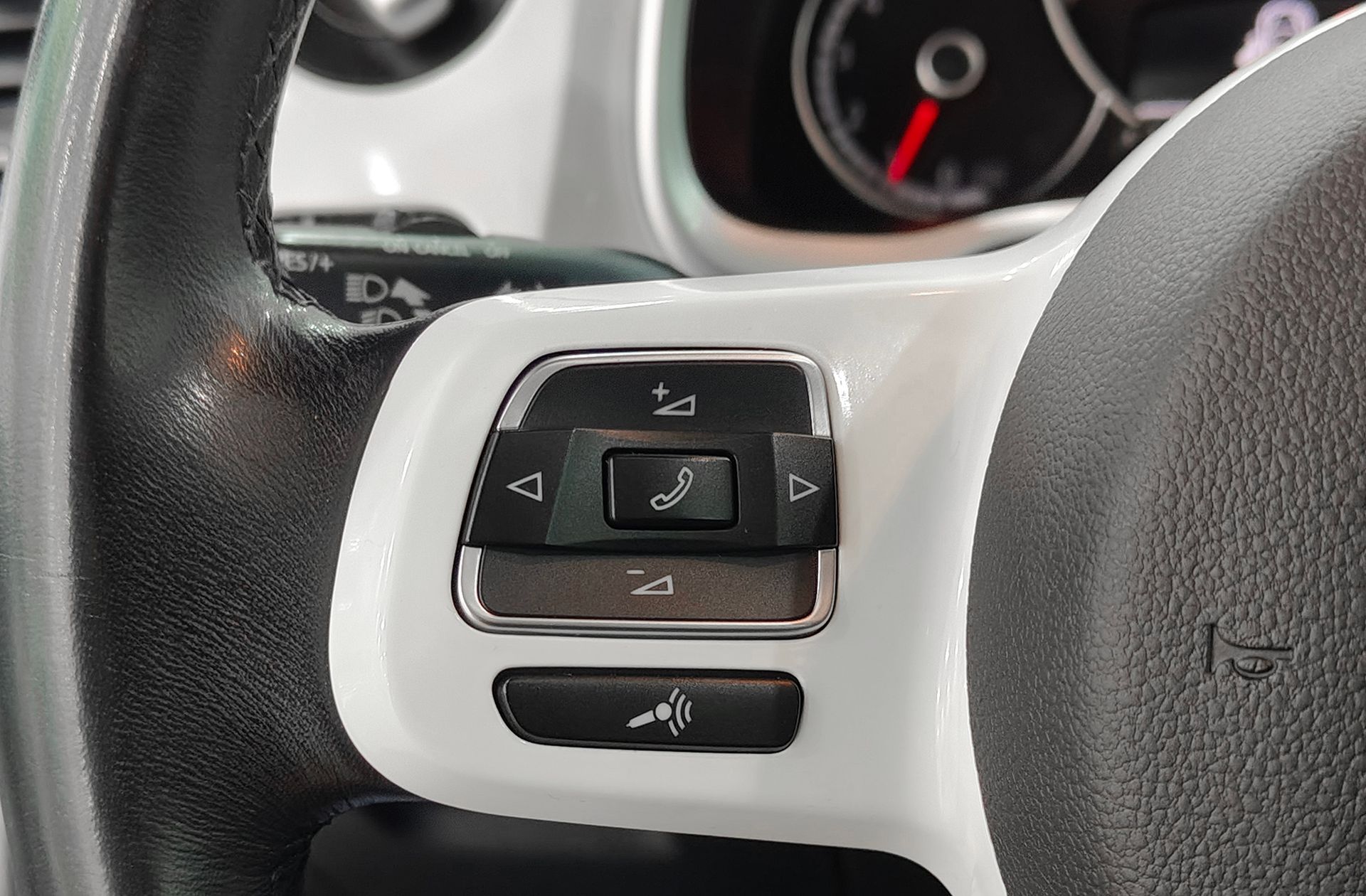 Volkswagen Beetle 1.6 TDI Design - foto 39