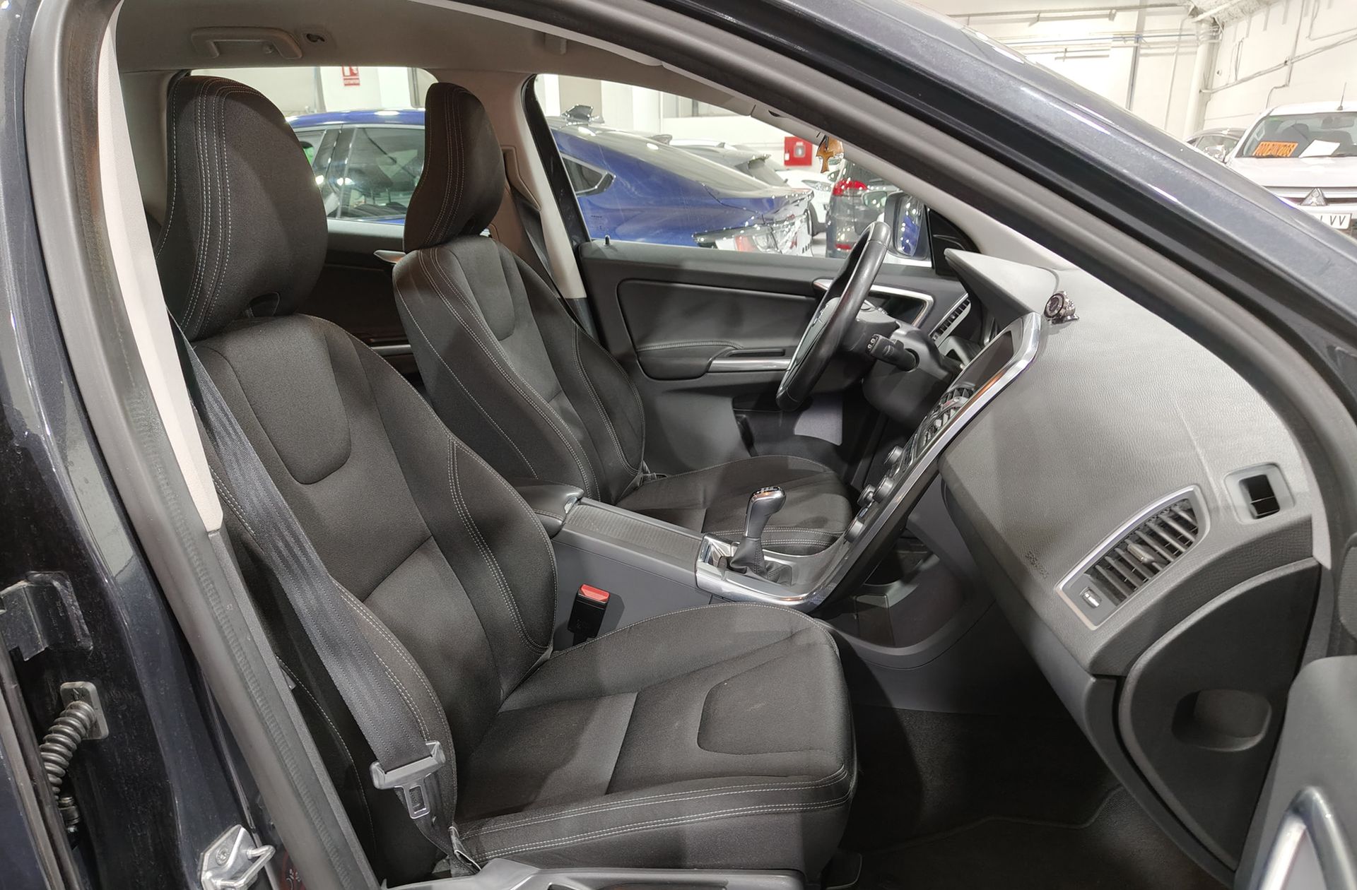Volvo XC60 D3 Kinetic - foto 17