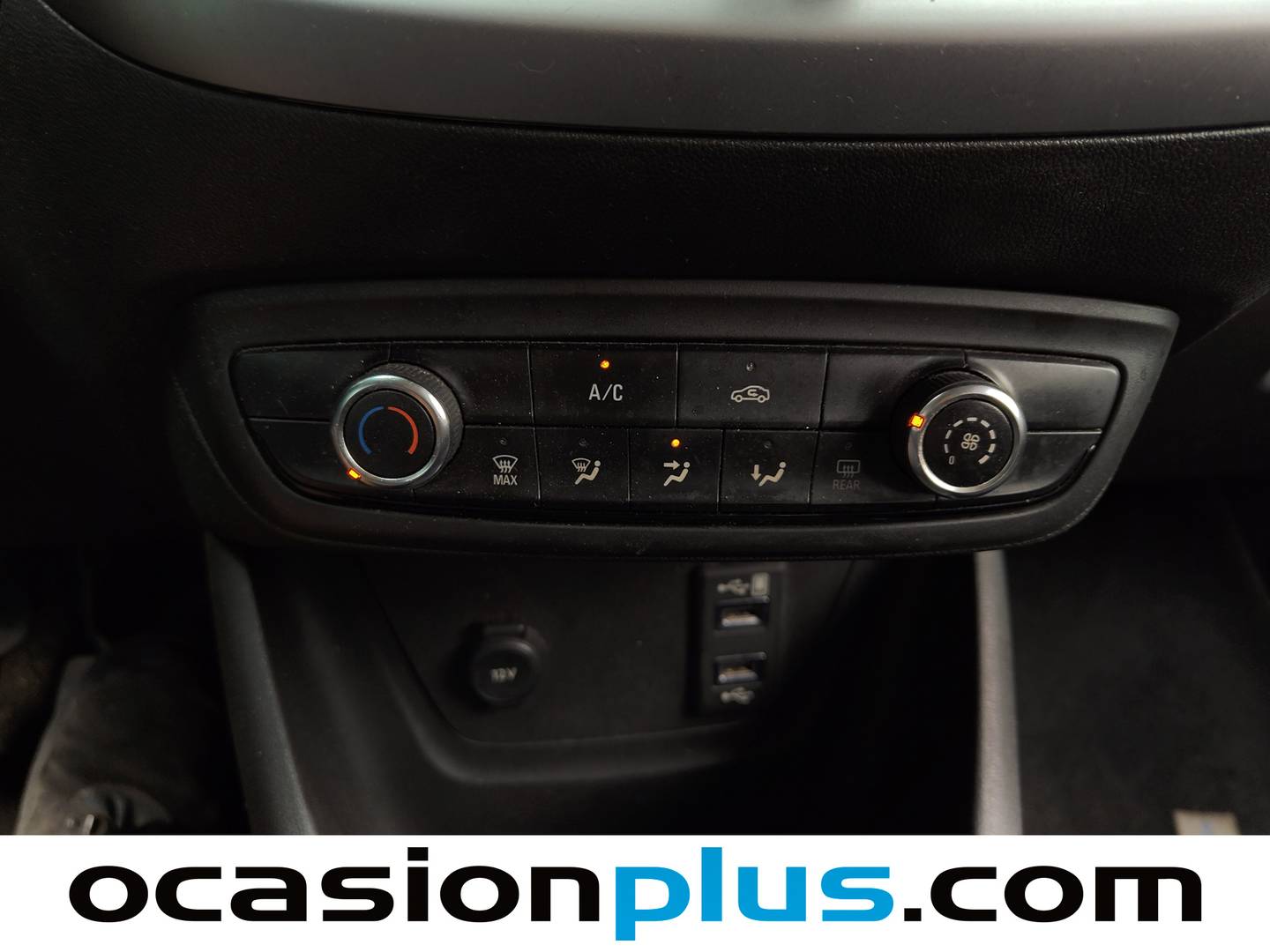 Foto Opel Crossland X Opel Crossland X 1.2 MPFI Selective (81 CV)