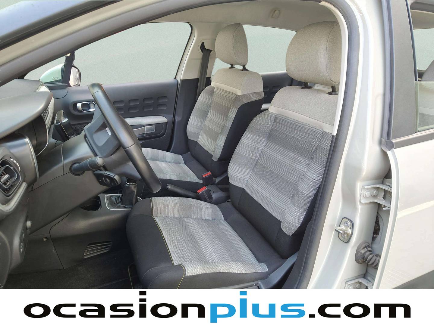 Foto asientos delanteros Citroën C3 Citroën C3 PureTech 83 Feel (83 CV)