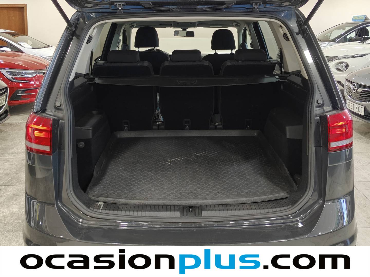 Foto Volkswagen Touran Volkswagen Touran 1.2 TSI Edition BMT (110 CV) 7 PLAZAS siete plazas