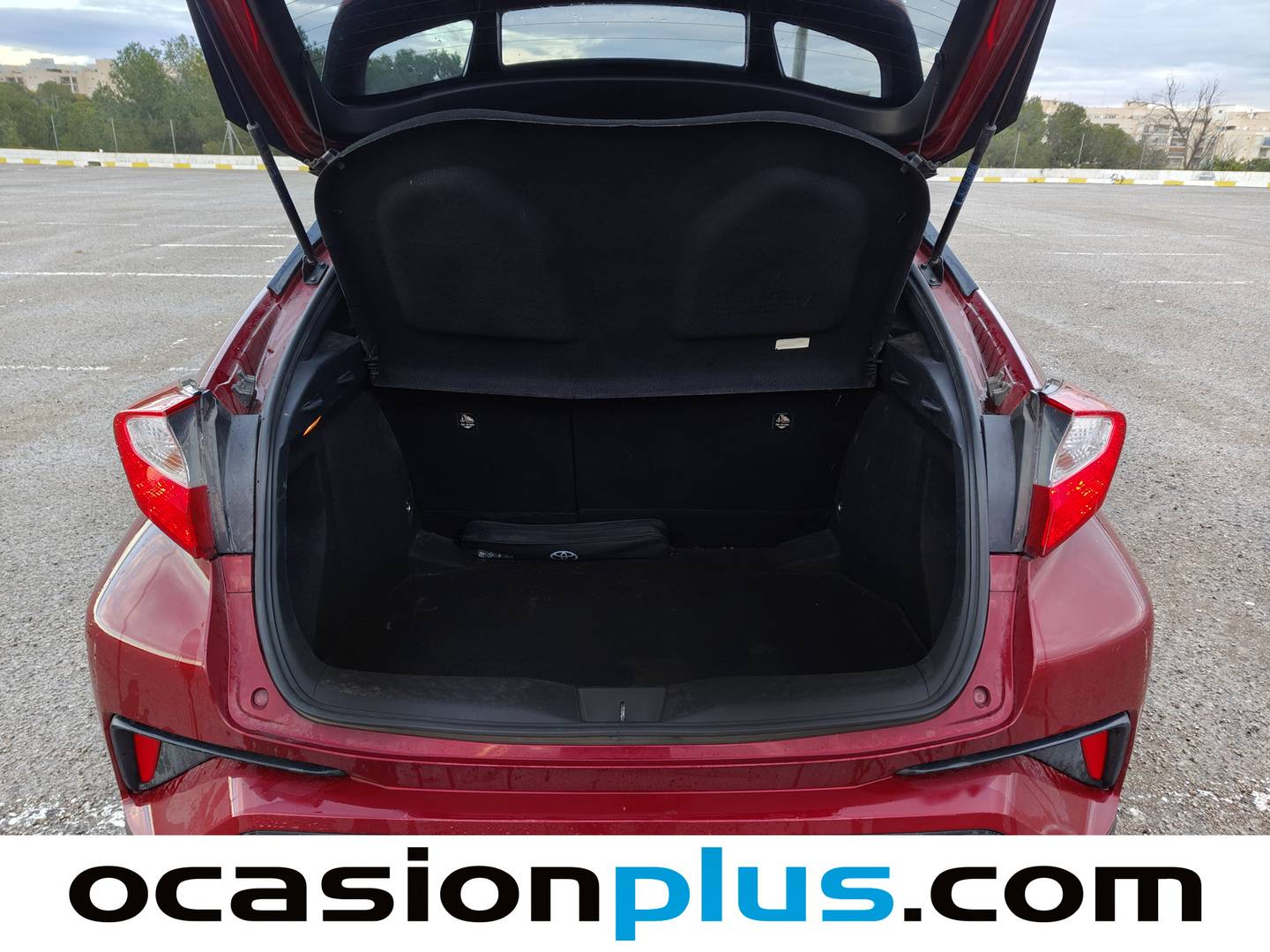 Foto Toyota C-HR Toyota C-HR 1.8 125H Style Plus  (122 CV)