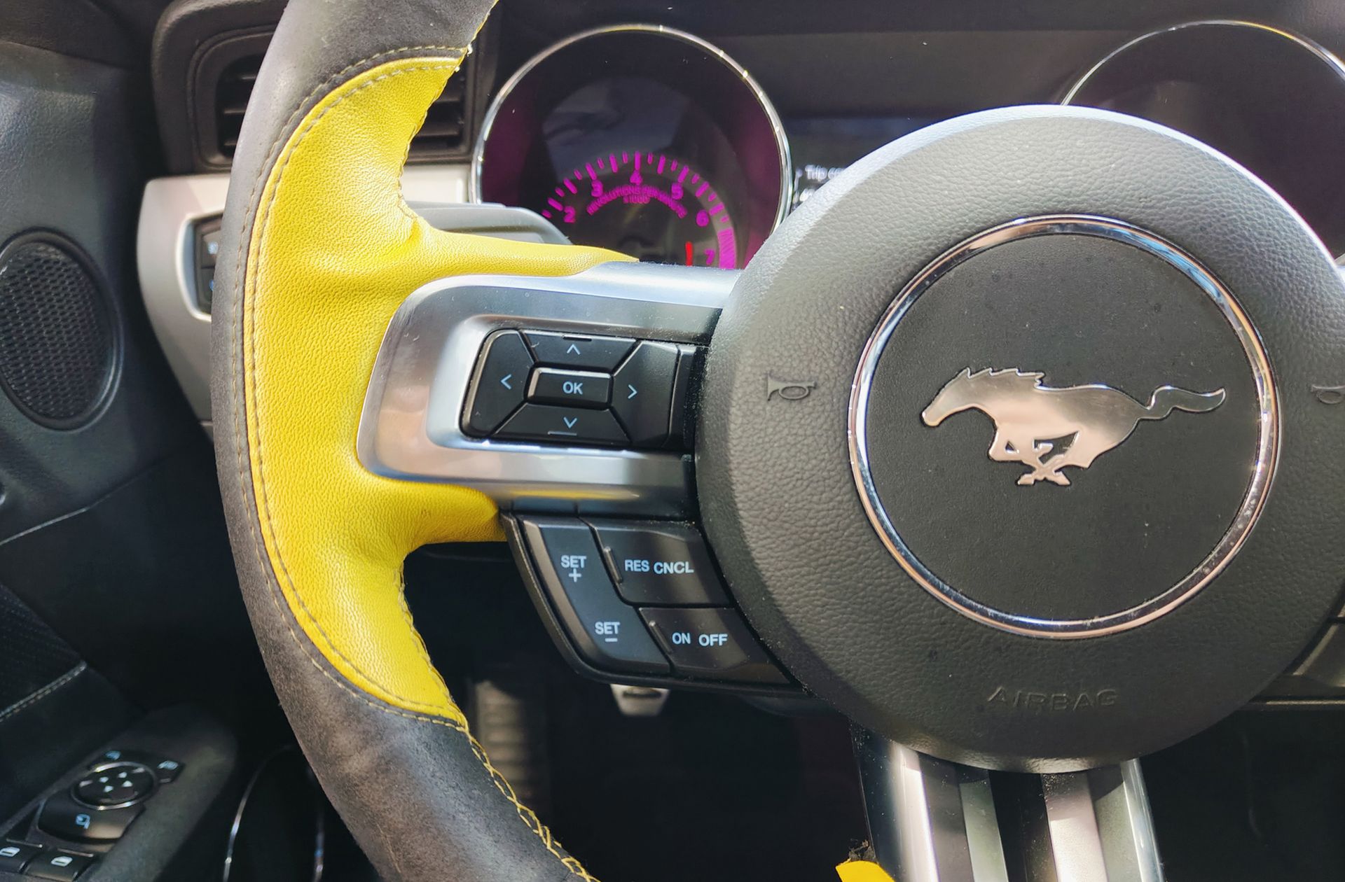 Ford Mustang 2.3 EcoBoost Mustang (Fastback) - foto 27