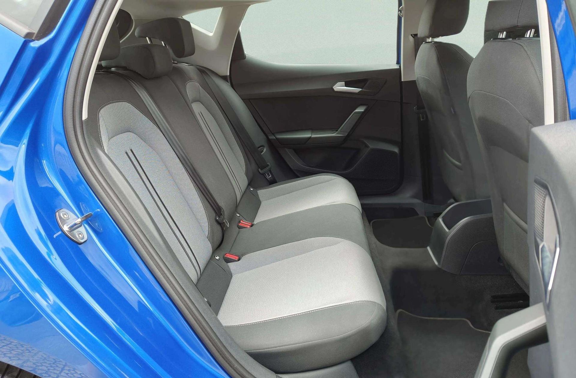 SEAT León 1.5 TSI Style 25 Aniversario - foto 21