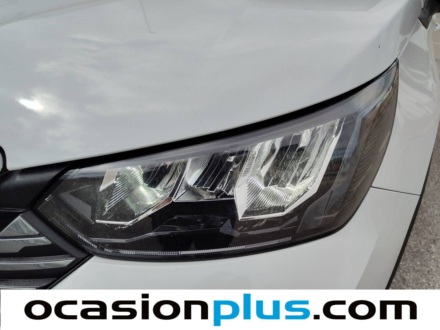 Foto Peugeot 2008 Peugeot 2008 Allure Hybrid eDCS6 (136 CV)