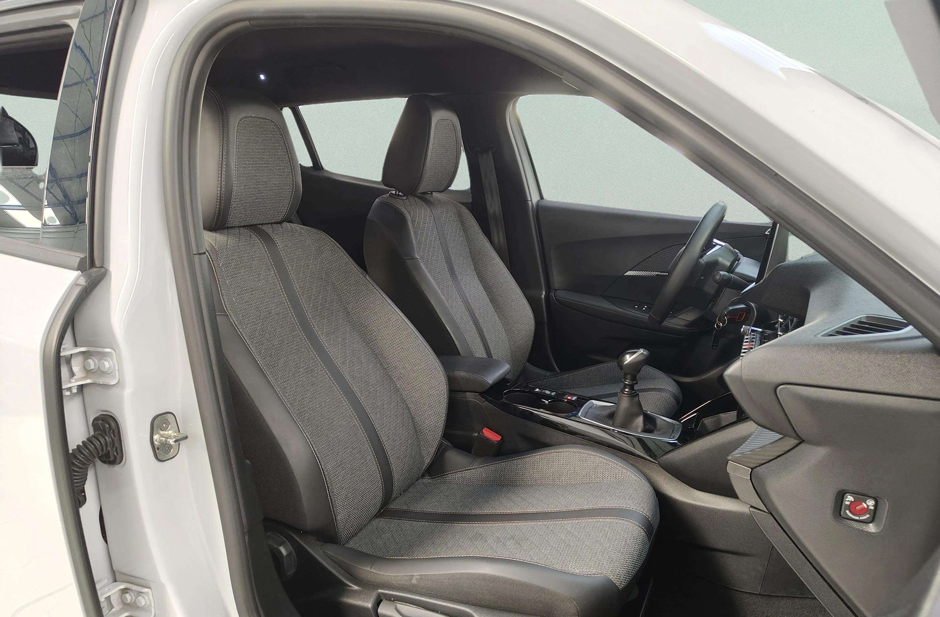 Peugeot 2008 PureTech 100 Allure - foto 19