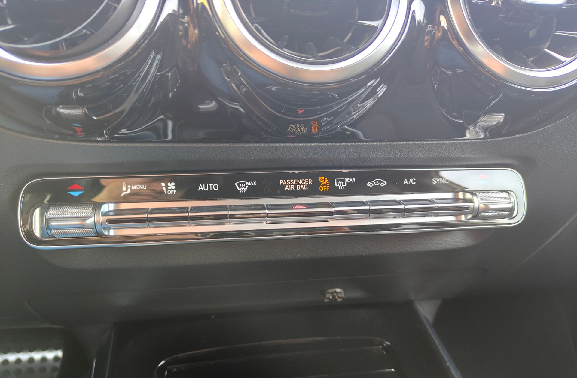 Mercedes-Benz GLA 200 - foto 33