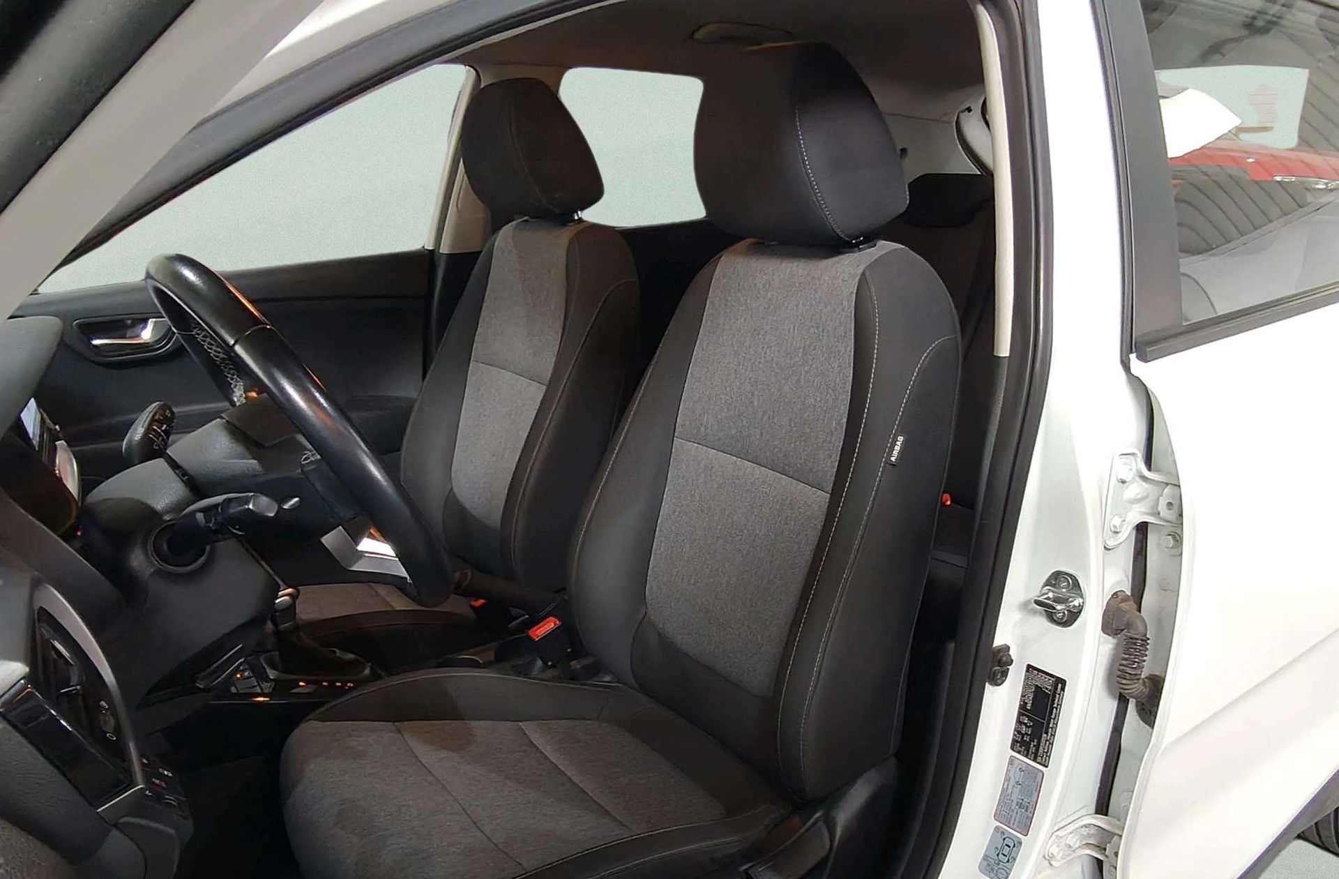 Kia Stonic 1.0 T-GDi Drive - foto 11