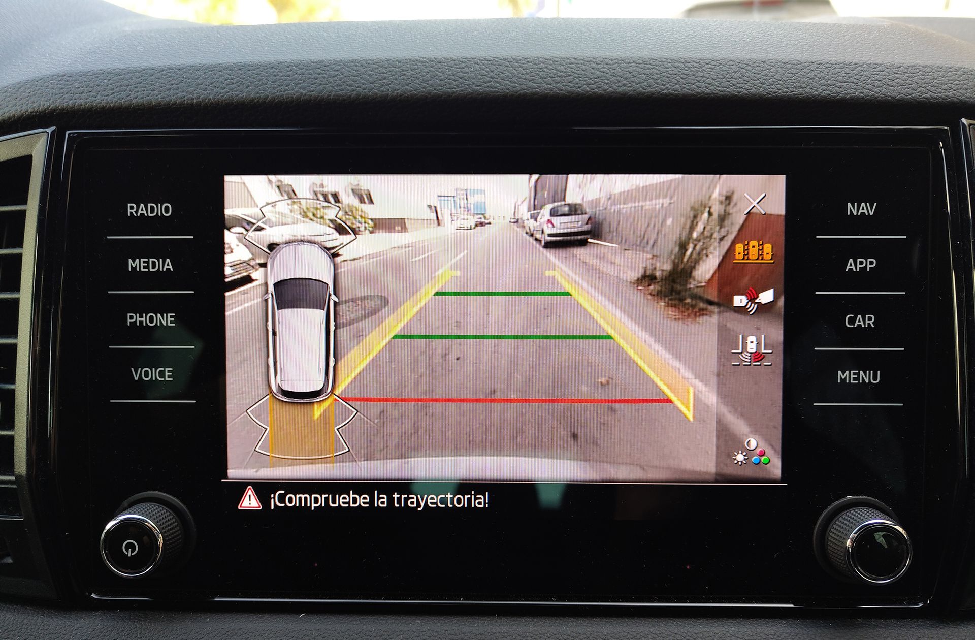 Škoda Karoq 1.5 TSI ACT Sportline DSG - foto 8