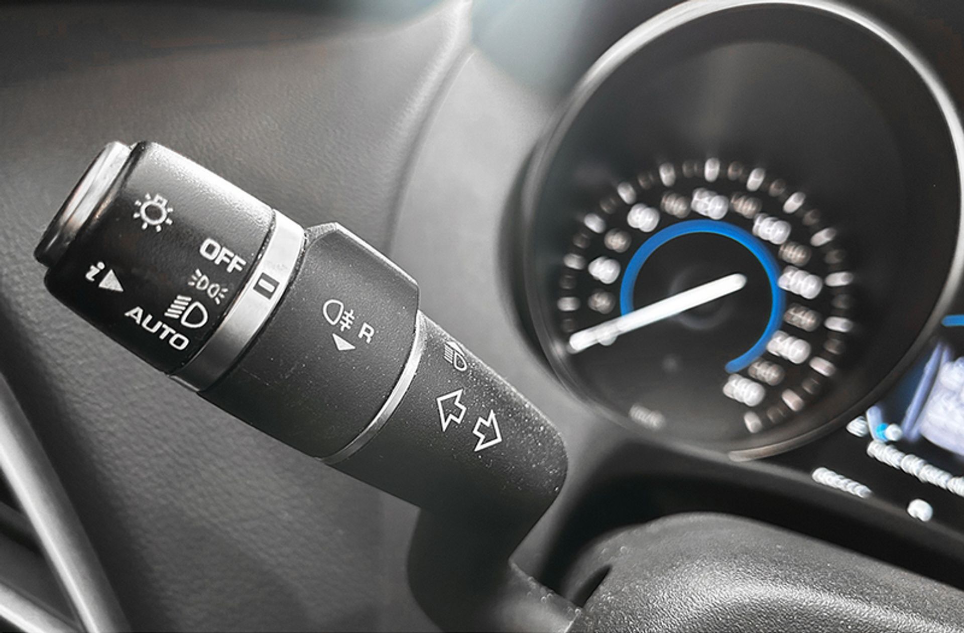 Jaguar XE 2.0 Diesel Pure RWD - foto 23