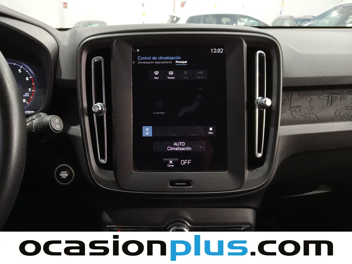 Foto Volvo XC40 Volvo XC40 T2 Momentum Core (129 CV)