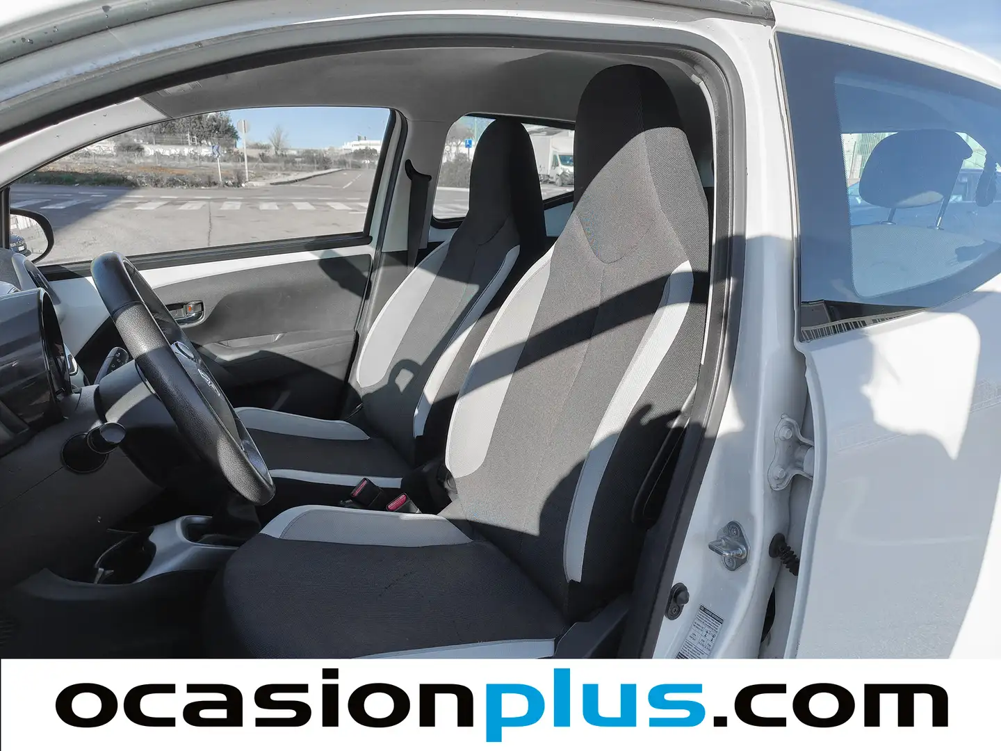 Foto Toyota Aygo Toyota Aygo 1.0 70 x-play (69 CV)