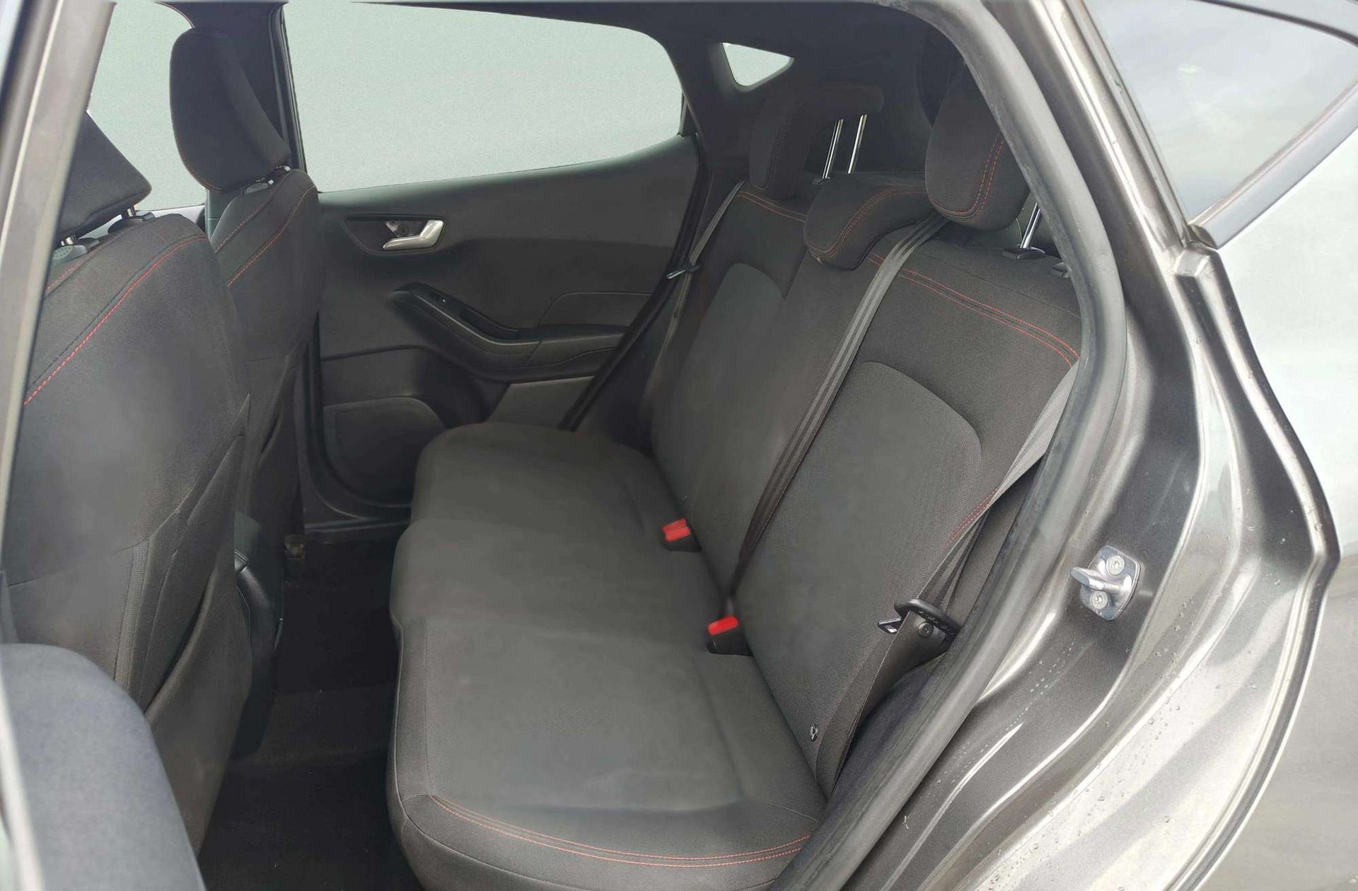 Ford Fiesta 1.0 EcoBoost MHEV ST-Line - foto 12