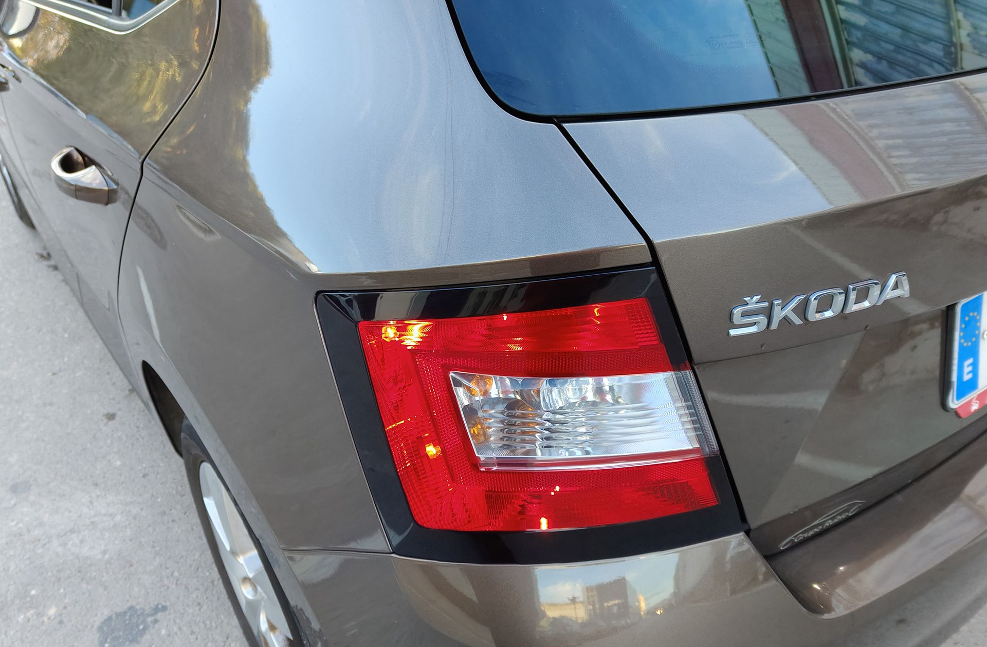 Škoda Fabia 1.0 TSI Like DSG - foto 16