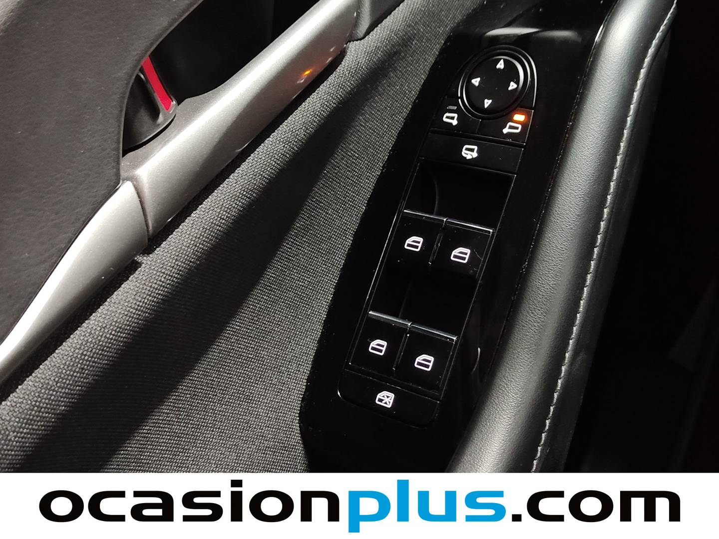 Foto Mazda CX-30 Mazda CX-30 2.5 e-Skyactive G MHEV Prime-Line AT (140 CV)