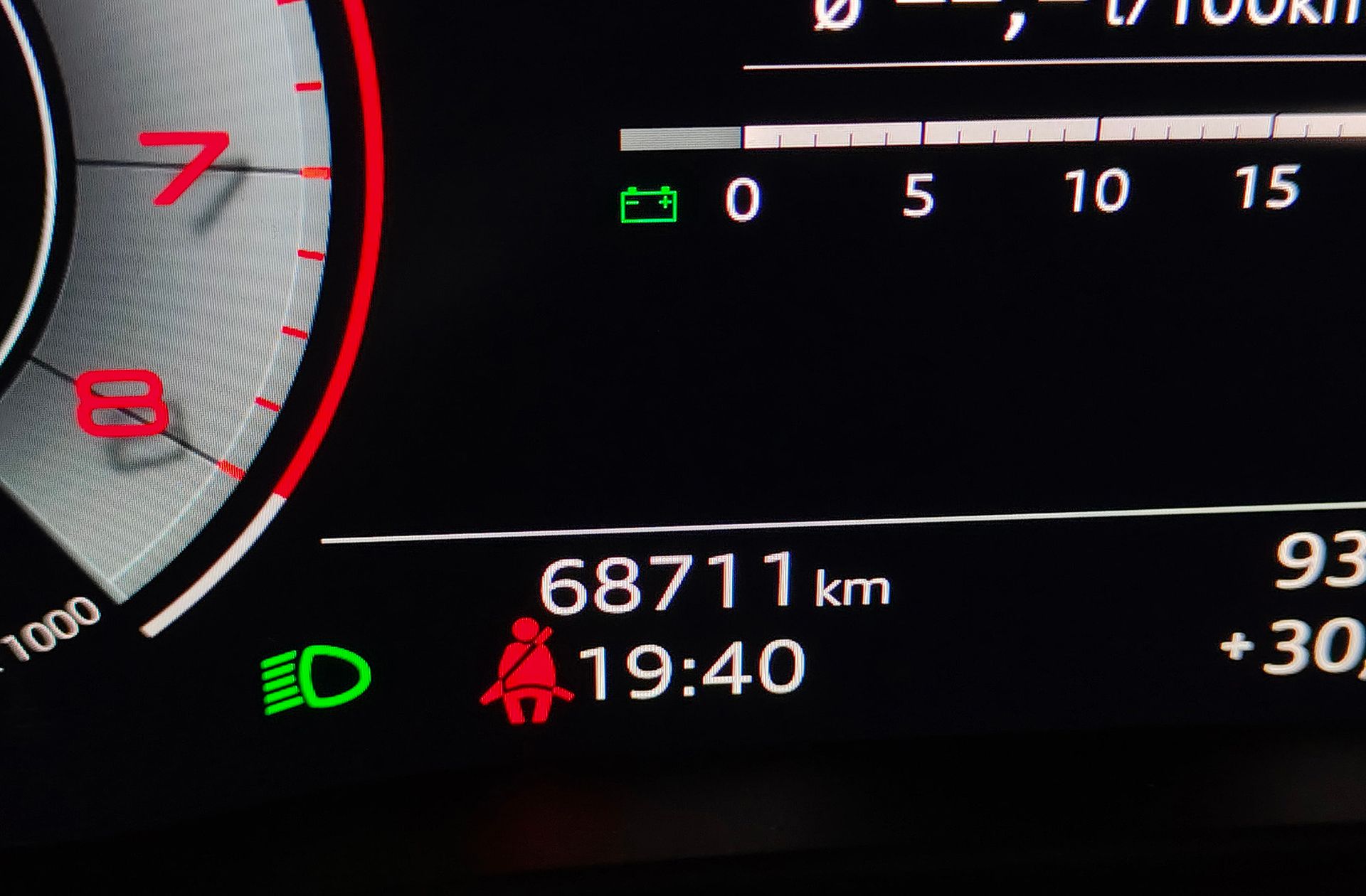 Audi Q2 Advanced 30 TFSI - foto 10