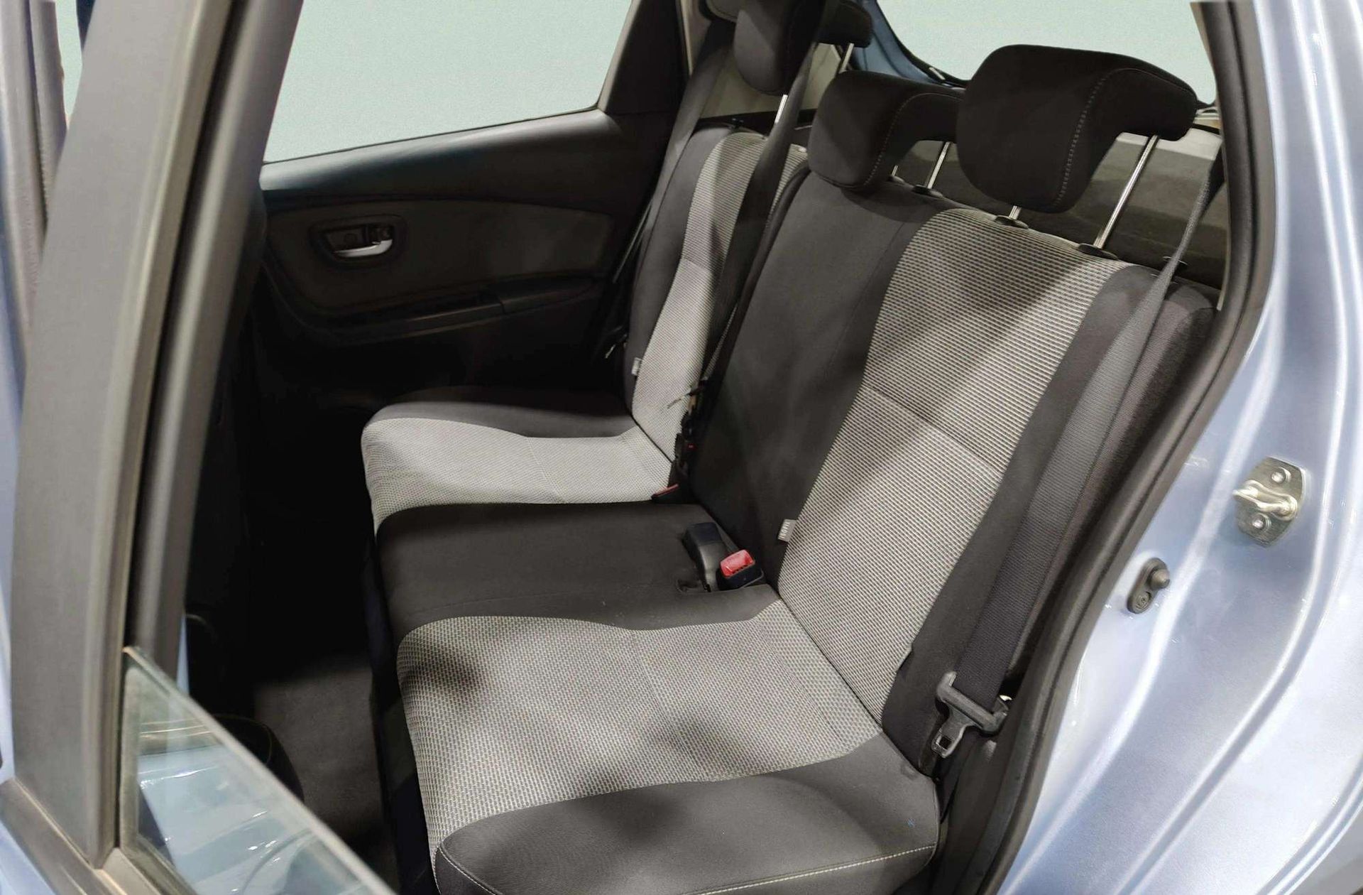 Toyota Yaris 1.5 Hybrid Active - foto 11