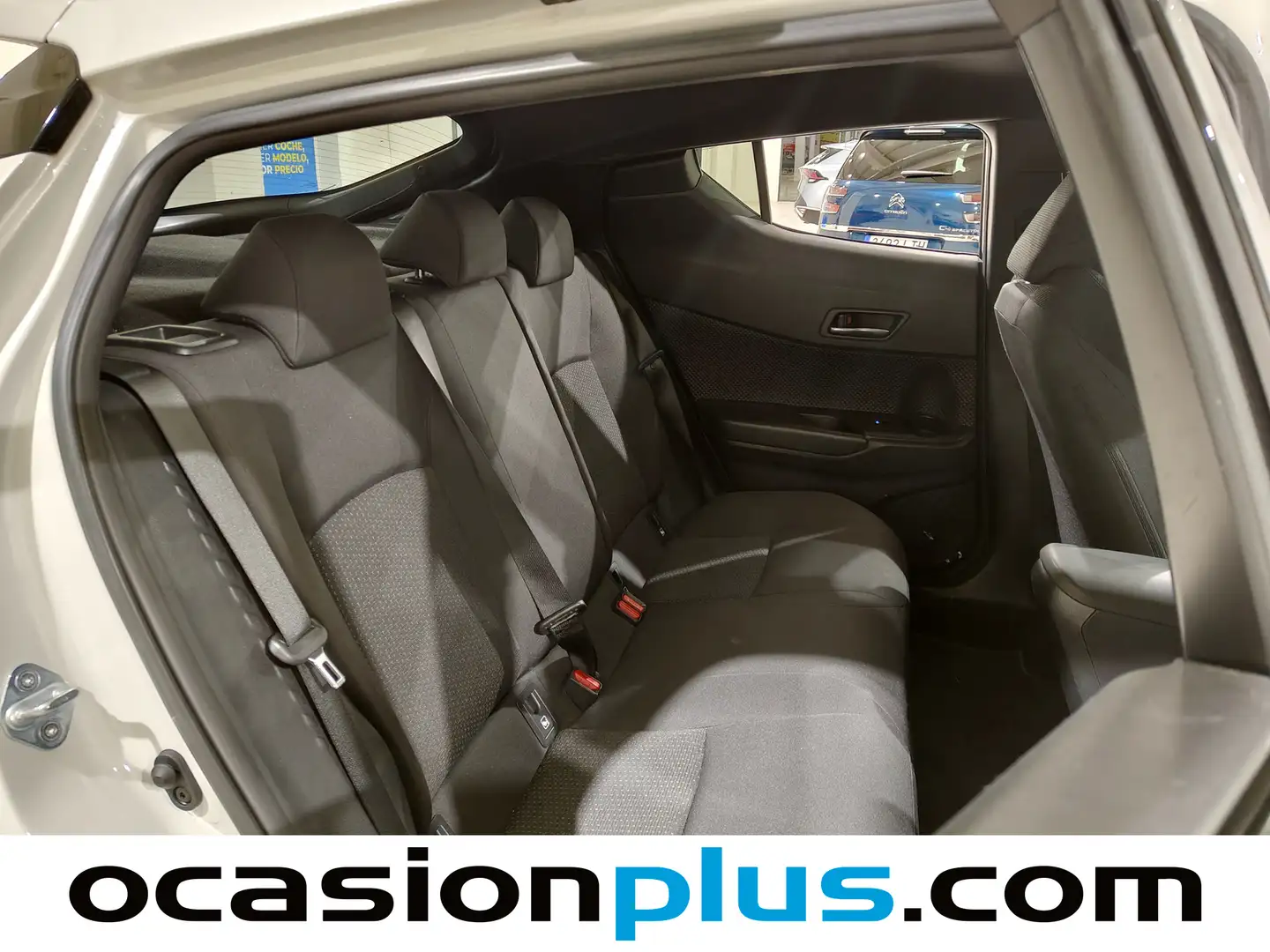 Foto Toyota C-HR Toyota C-HR 1.8 125H Advance (122 CV)