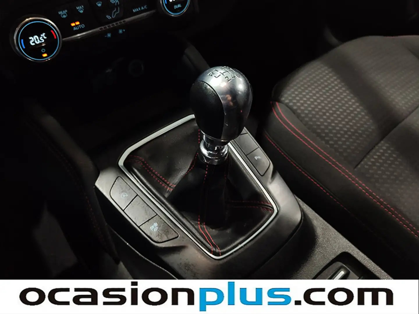 Foto Ford Kuga Ford Kuga 1.5 EcoBlue ST-Line (120 CV)