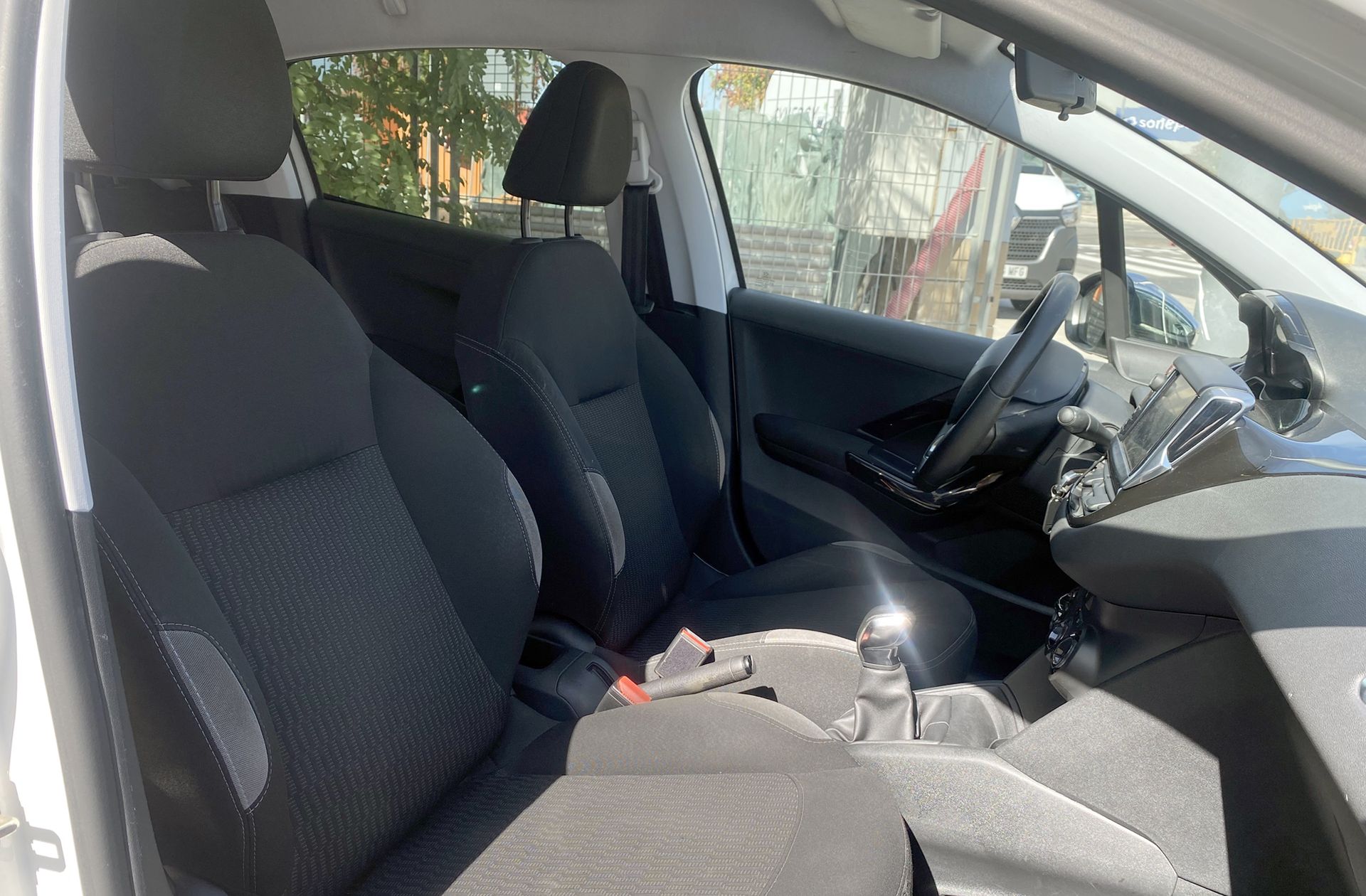 Peugeot 208 1.2L PureTech Style - foto 14