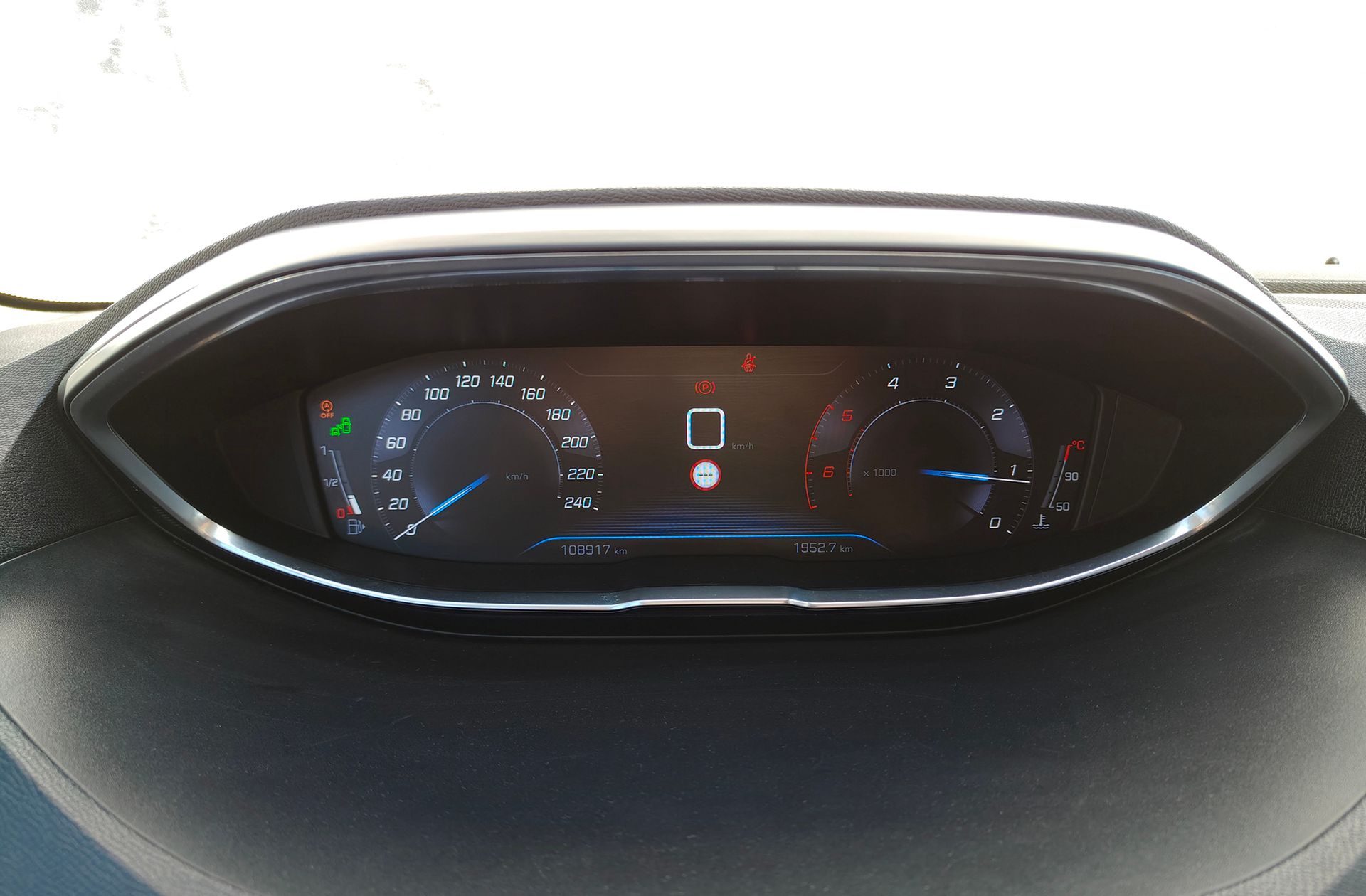 Peugeot 3008 BlueHDi 130 Allure - foto 23
