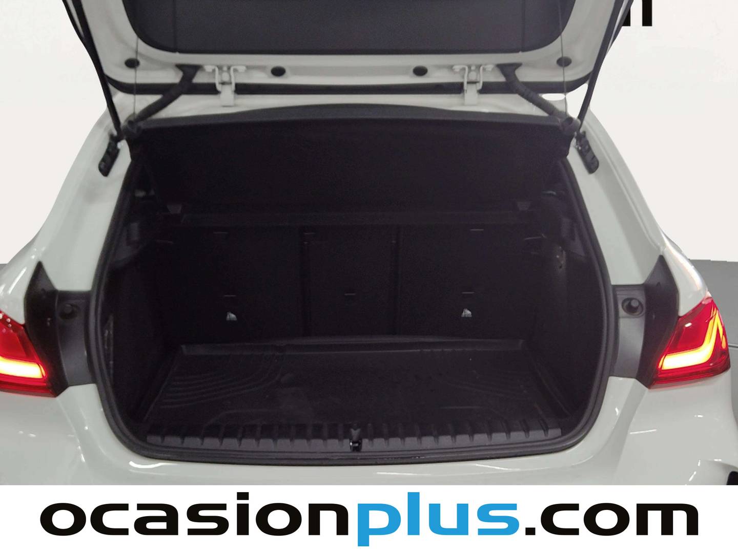 Fotos maletero BMW Serie 1 BMW Serie 1 118d (150 CV) Pack M
