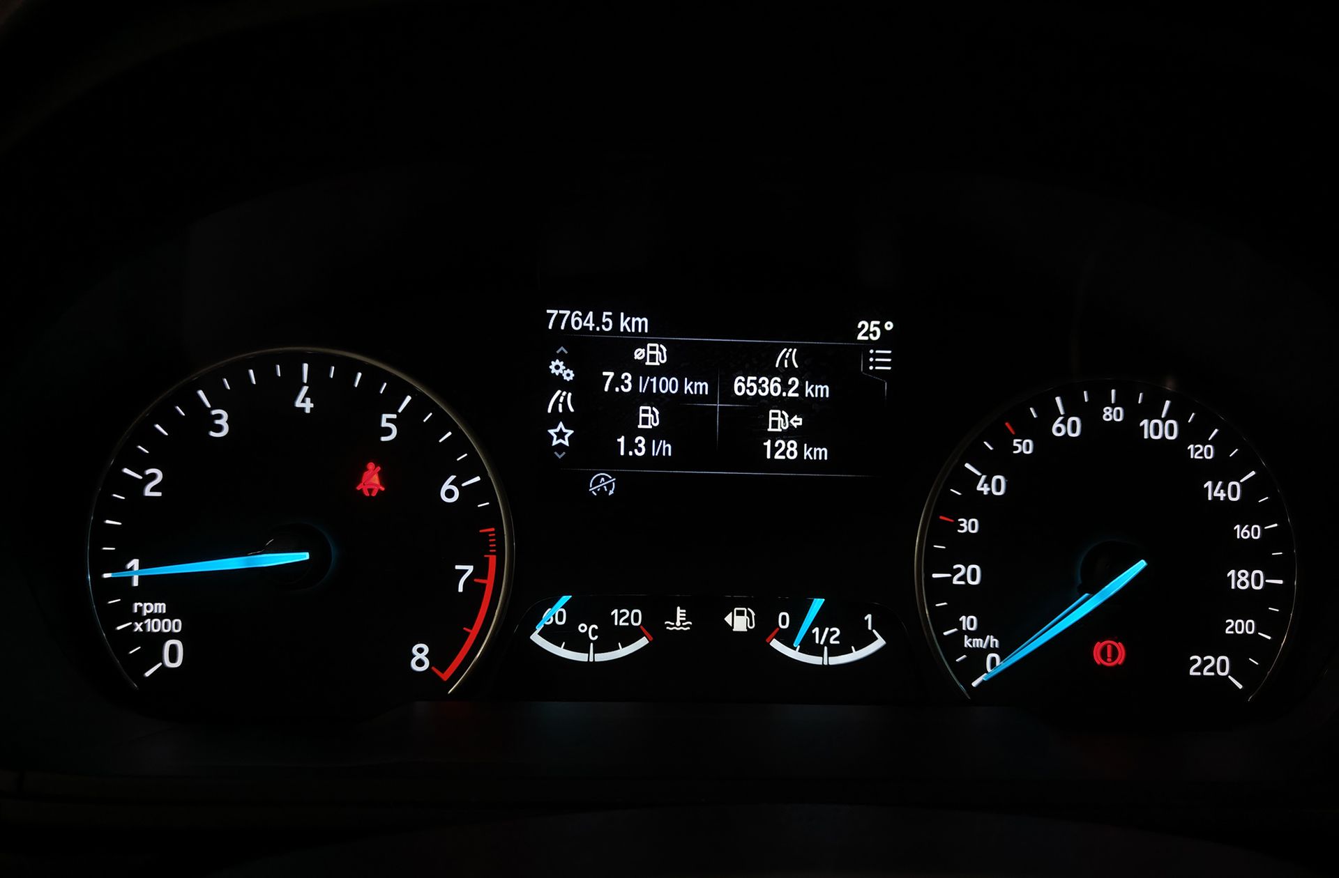 Ford EcoSport 1.0T EcoBoost Titanium - foto 25