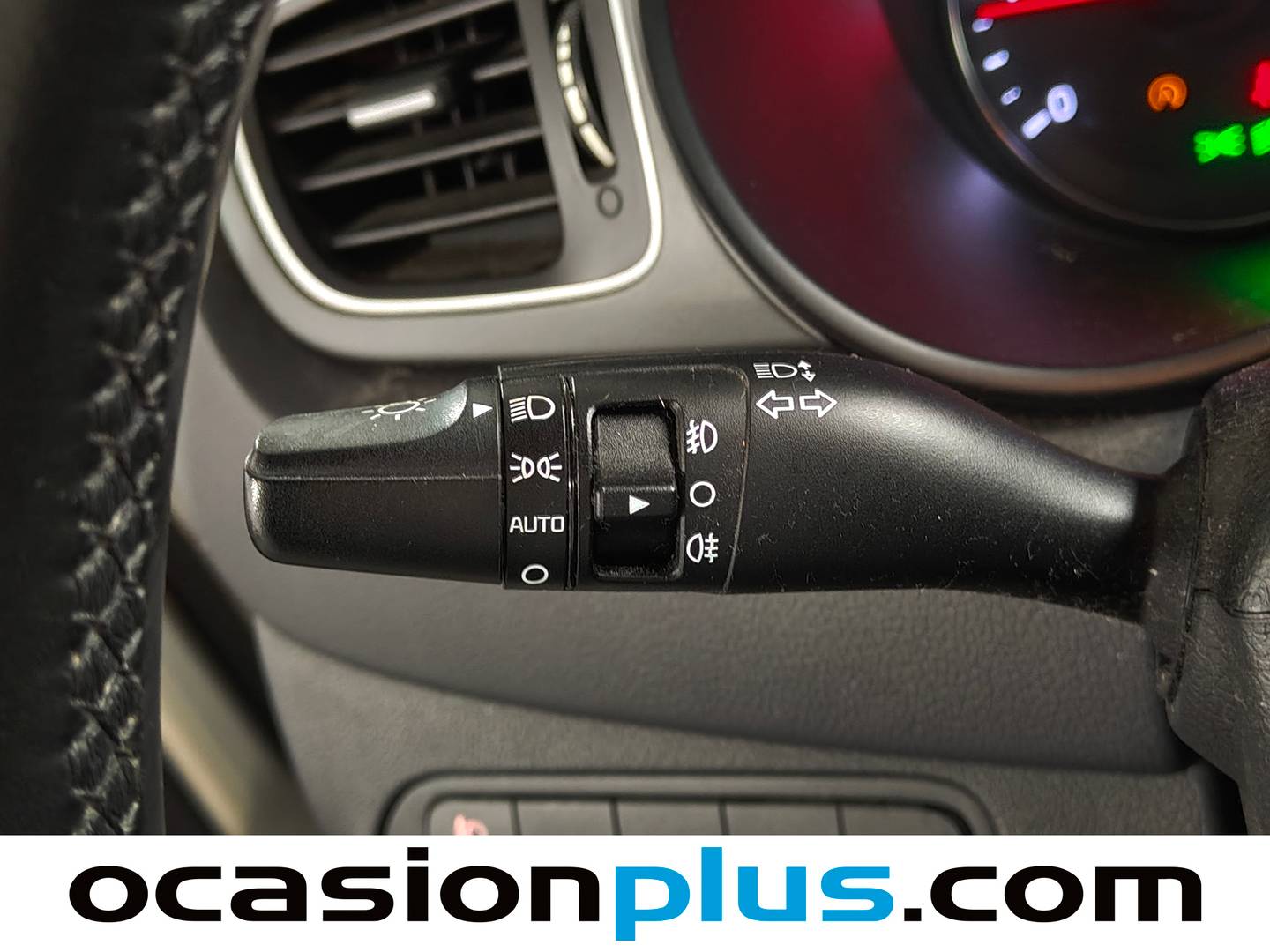 Equipamiento del KIA Carens KIA Carens 1.7 CRDi VGT Concept Eco-Dynam (115 CV)