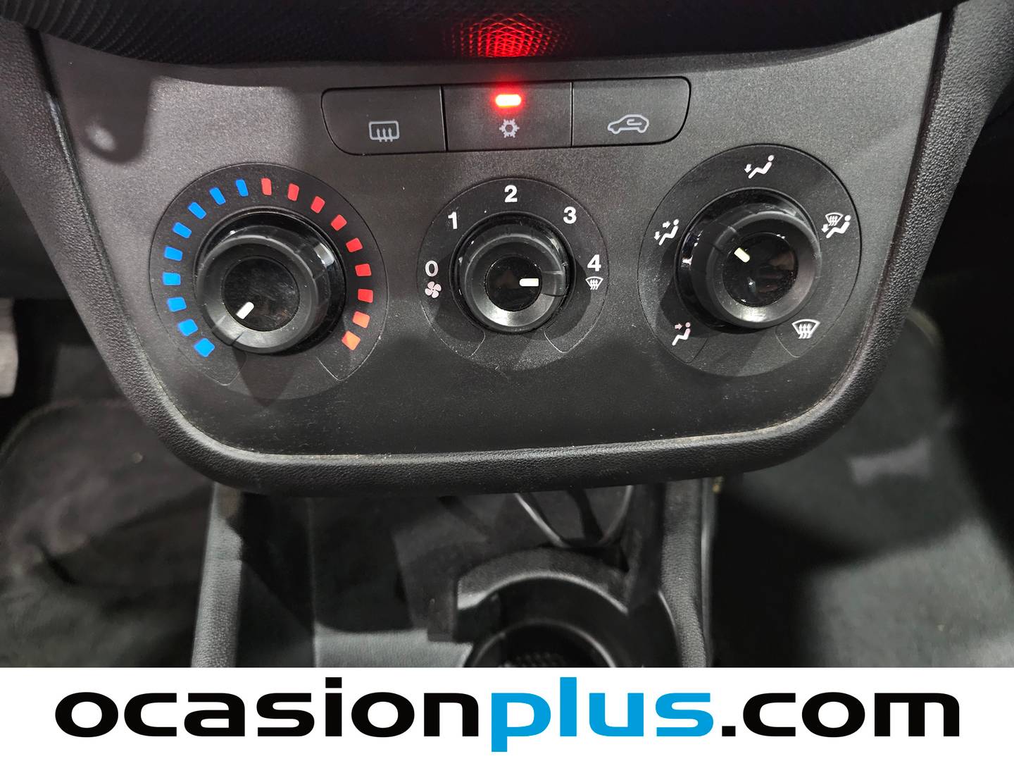 Extras y acabados del Fiat Punto Fiat Punto 1.2 8v S&S Gasolina Pop (69 CV)