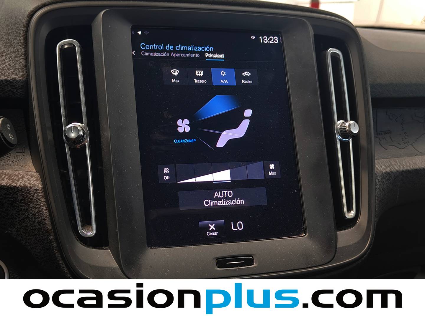 Extras y acabados del Volvo XC40 Volvo XC40 T2 Momentum Core (129 CV)